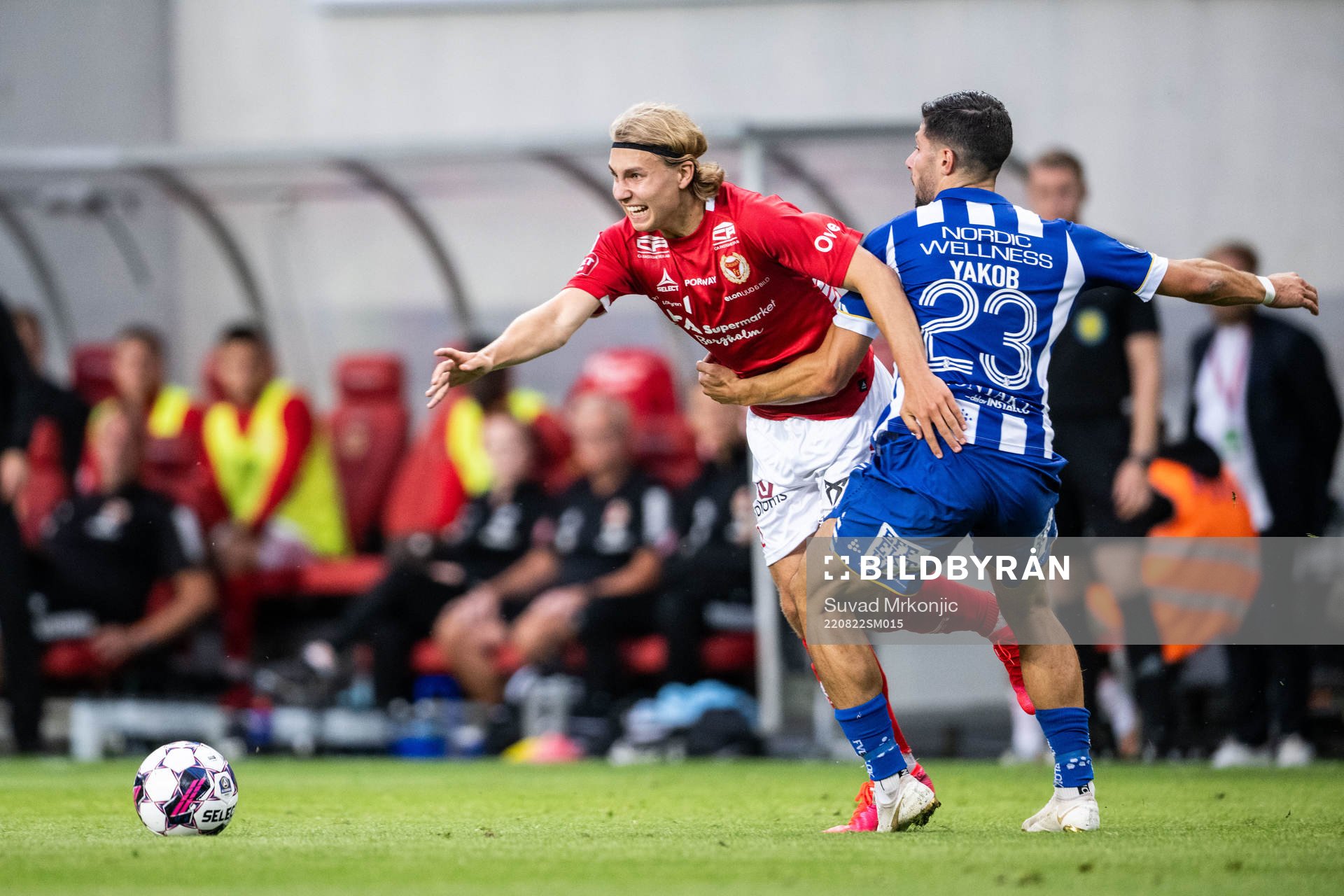 Kalmars Sebastian Nanasi och IFK Göteborgs Kevin Yakob