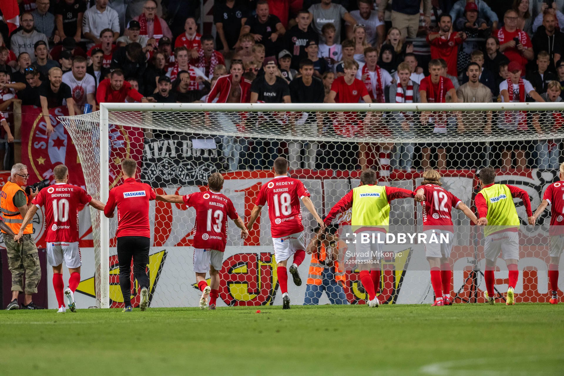 Kalmars spelare jublar