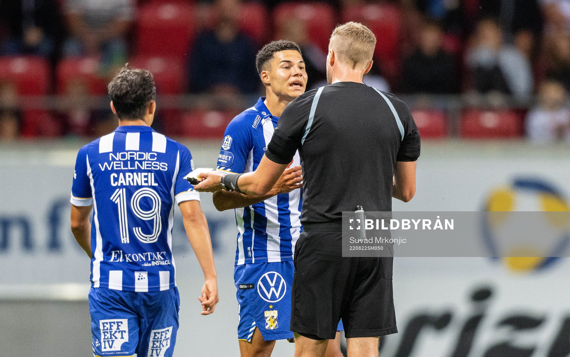 Domare Glenn Nyberg varnar IFK Göteborgs Alexander Jallow
