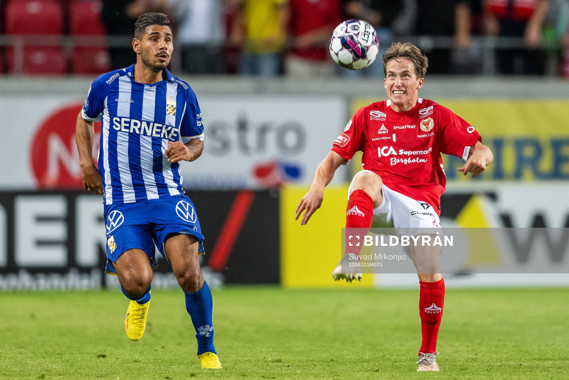 IFK Göteborgs Hosam Aiesh och Kalmars Johan Karlsson