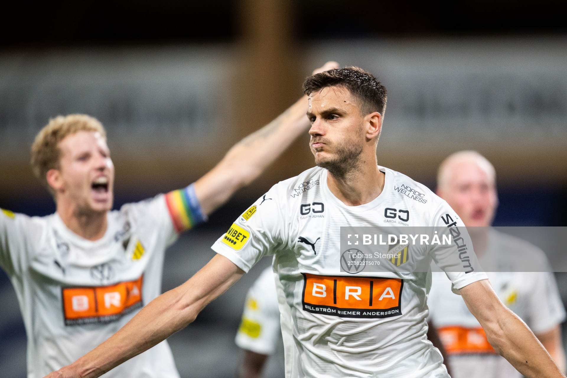Häckens Alexander Jeremejeff jublar