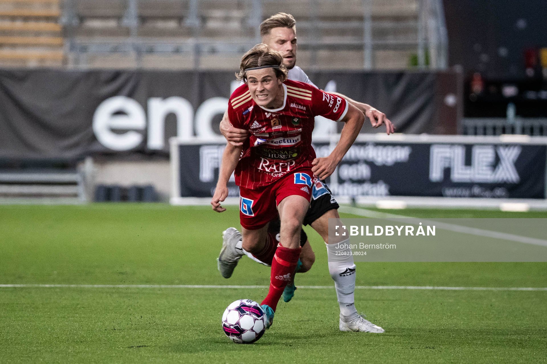 Skövde AIKs Linus Mattsson och Örebros Erik Björndahl
