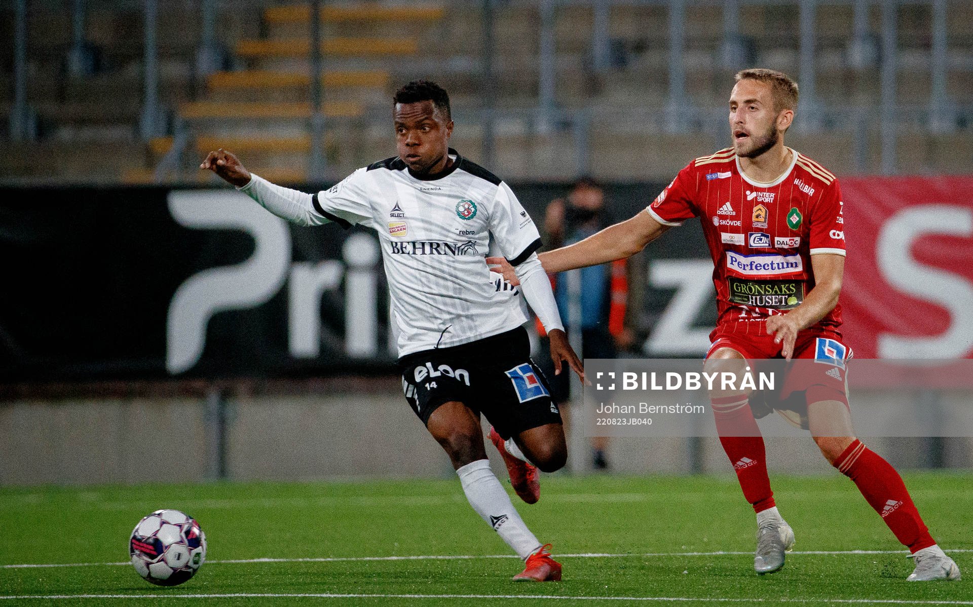 Örebros Alfred Olatomi Olaniyan under fotbollsmatchen i Superettan mellan Örebro och Skövde AIK den 23 augusti 2022 i Örebro. 