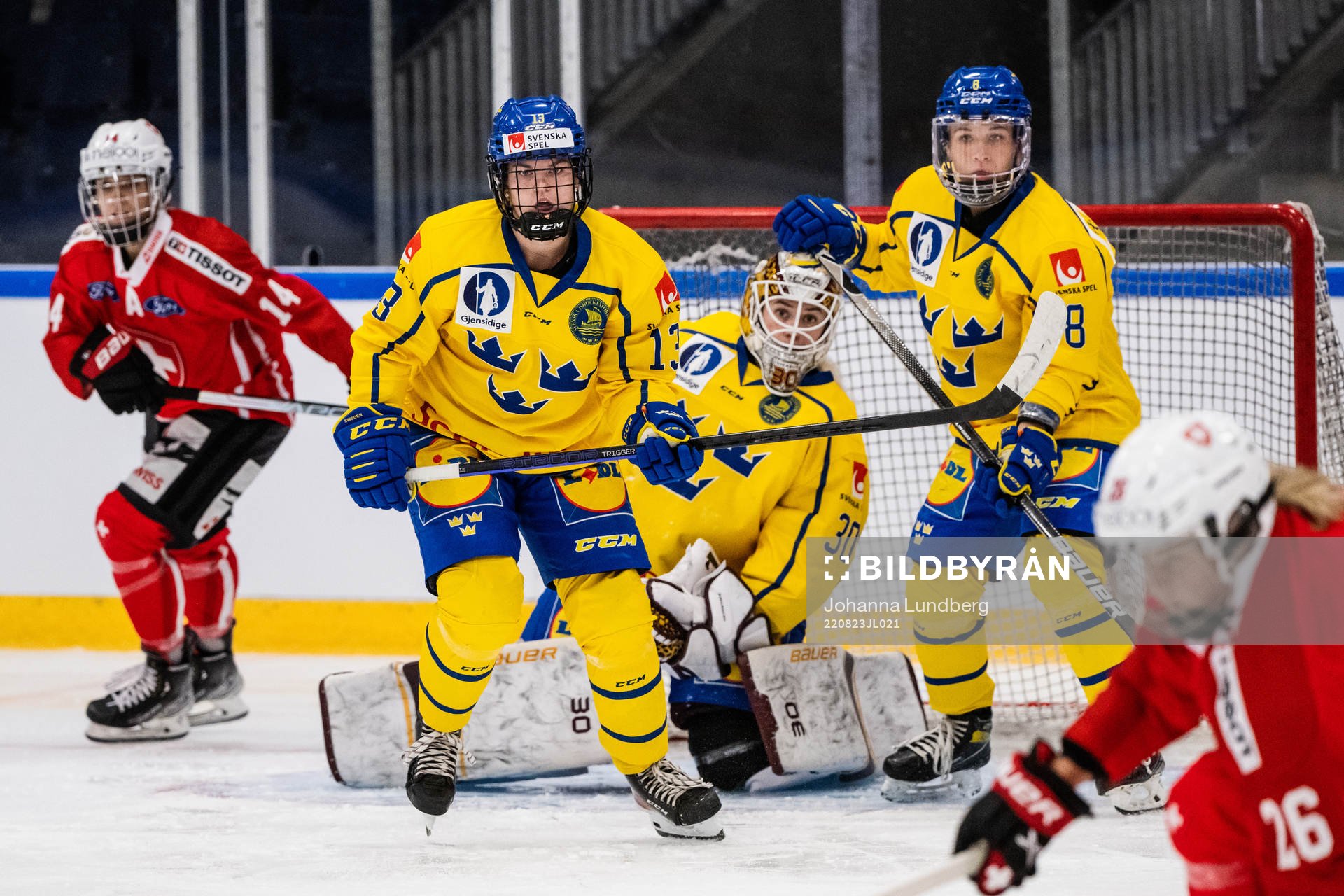 Emma Murén, goaltender Emma Söderberg and Ebba Berglund