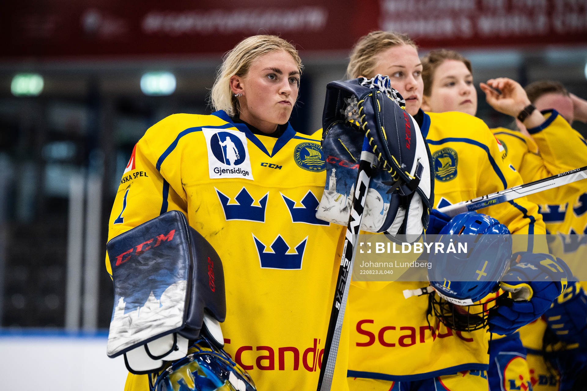 goaltender Ida Boman and Josefin Bouveng of Sweden