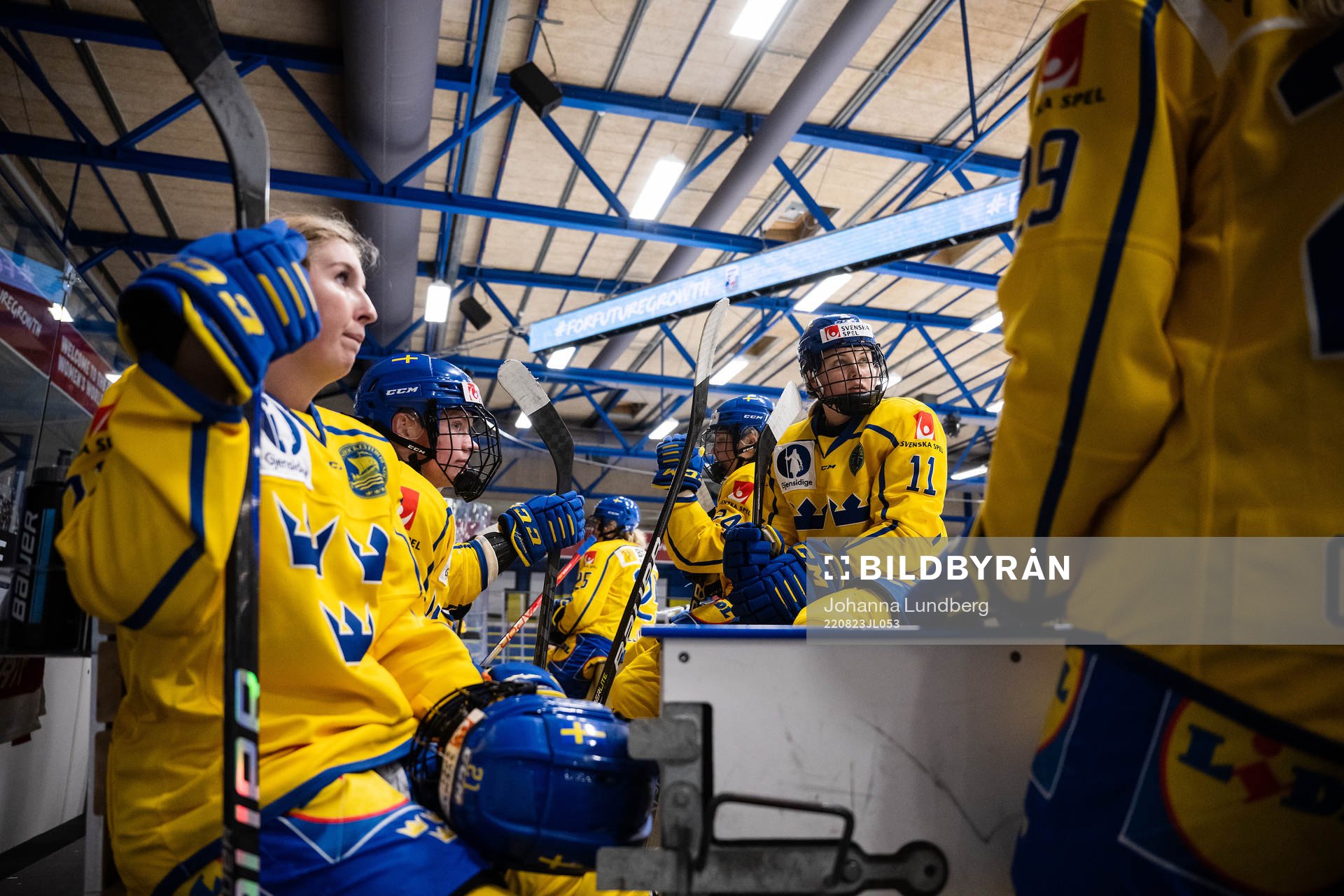 Celine Tedenby and Josefin Bouveng of Sweden