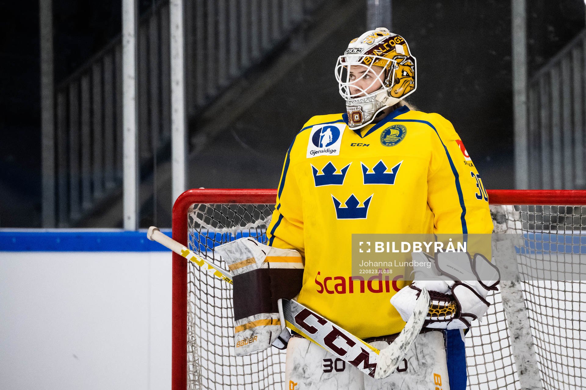 goaltender Emma Söderberg of Sweden