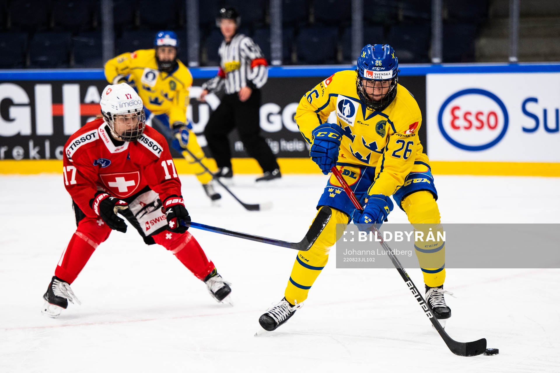 Lara Christen of Switzerland and Hanna Olsson of Sweden