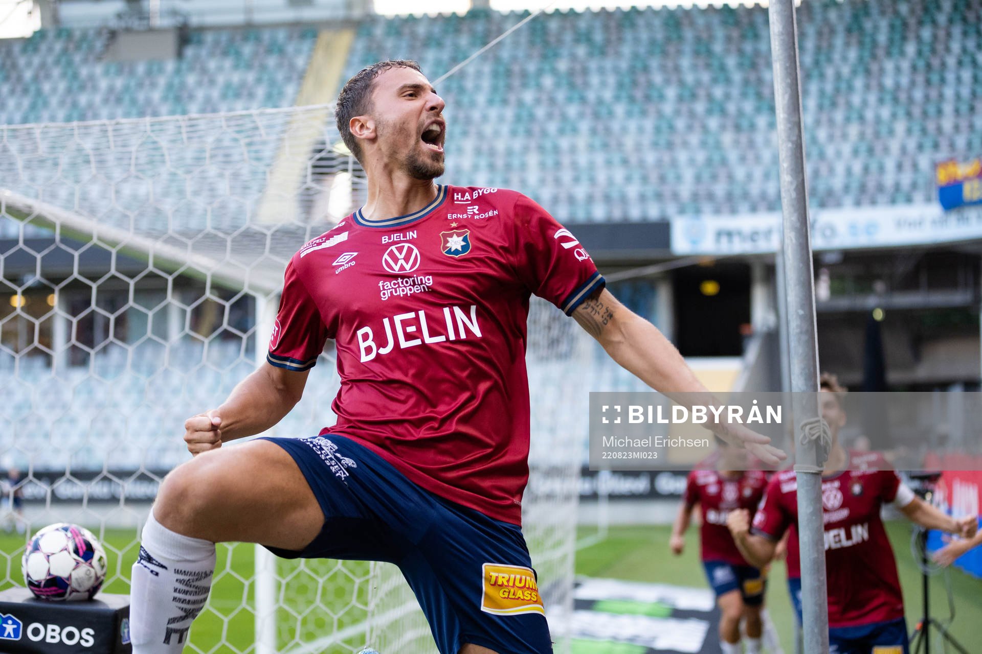 Örgrytes Jonathan Azulay jublar