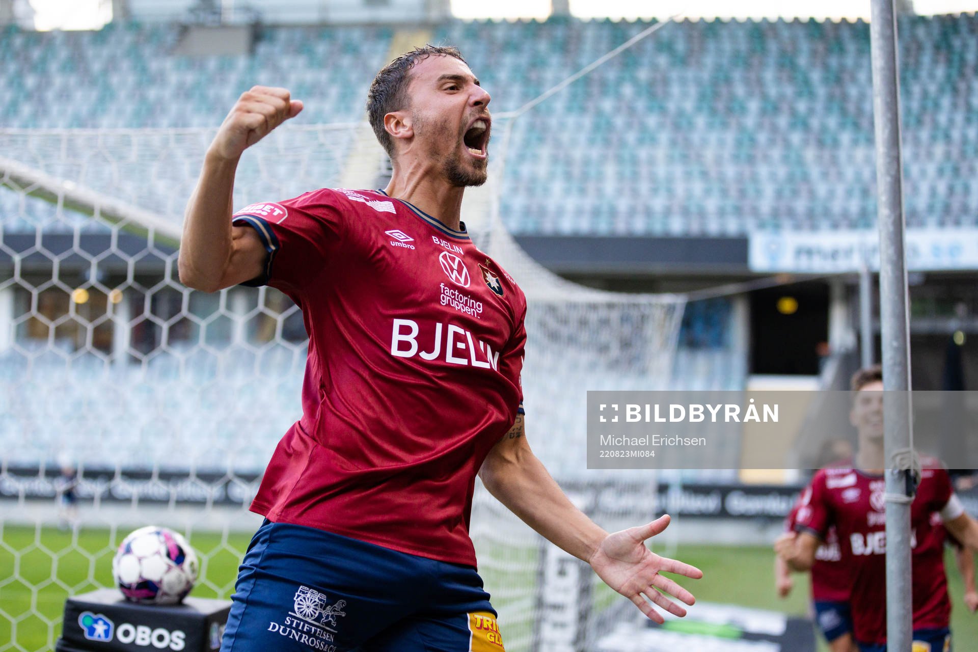 Örgrytes Jonathan Azulay jublar efter 2-1 på straff under fotbollsmatchen i Superettan mellan Örgryte och Norrby den 23 augusti 2022 i Göteborg.