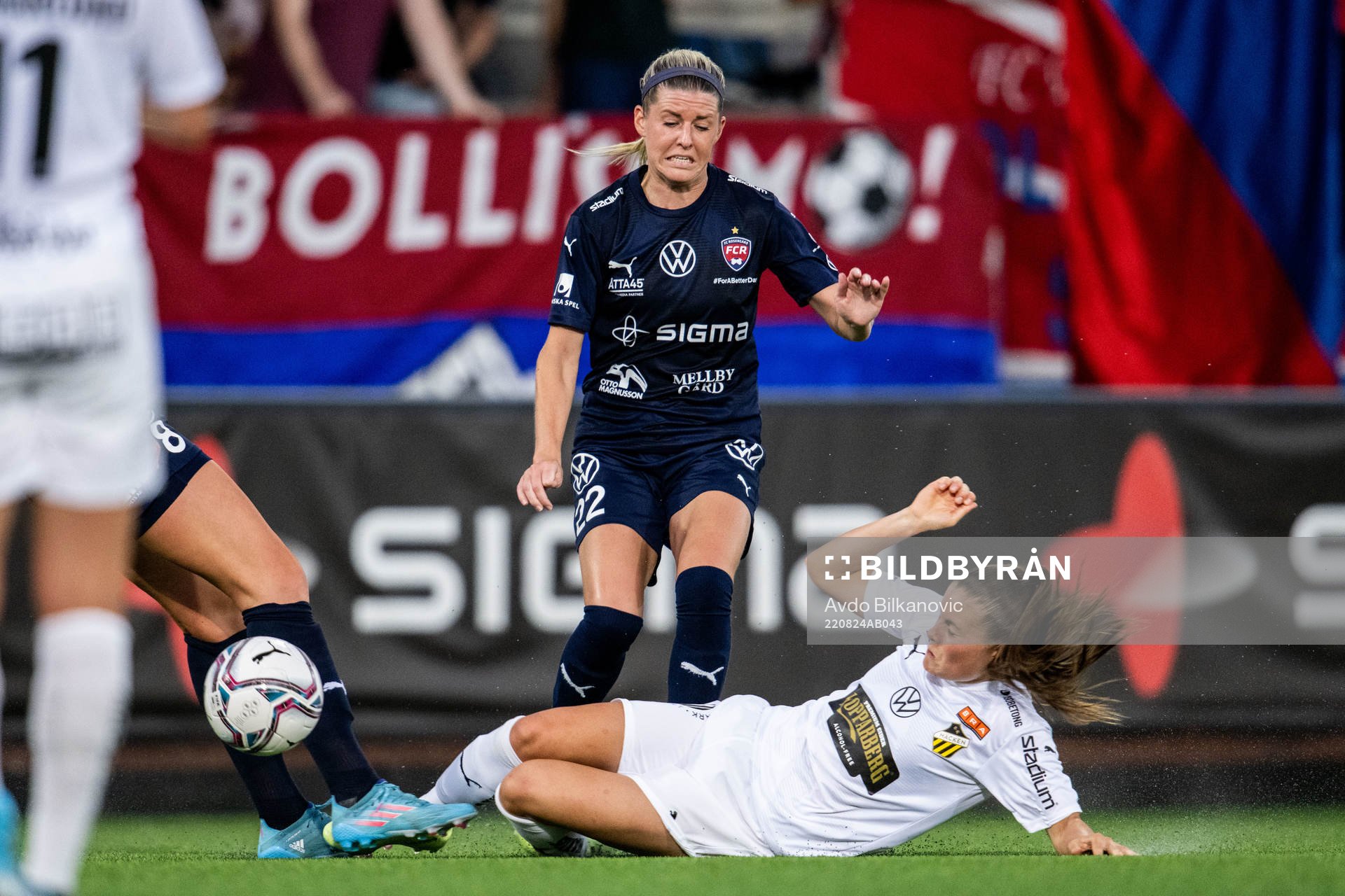 FC Rosengårds Olivia Schough och Häckens Hanna Wijk
