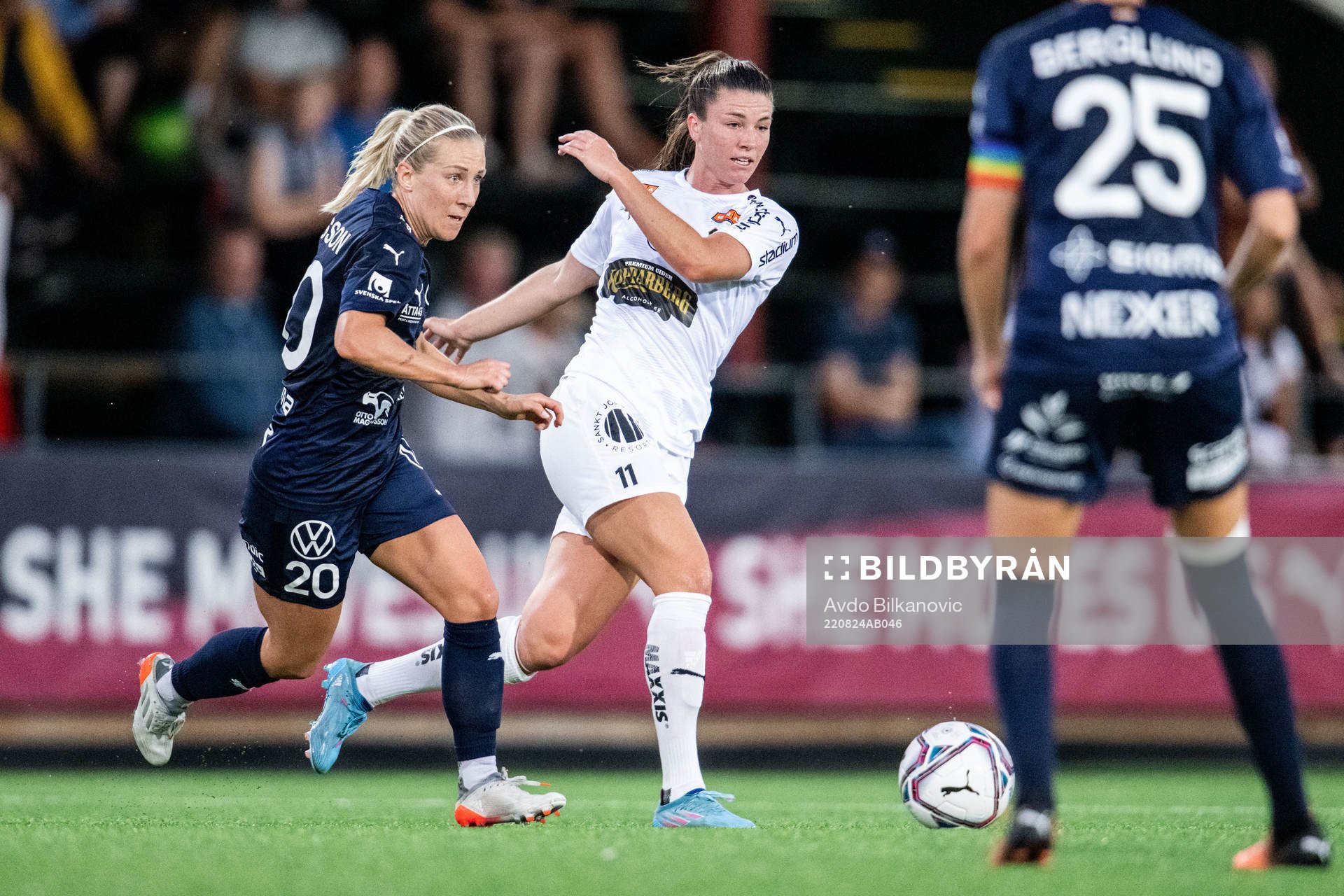 FC Rosengårds Mia Persson och Häckens Pauline Hammarlund