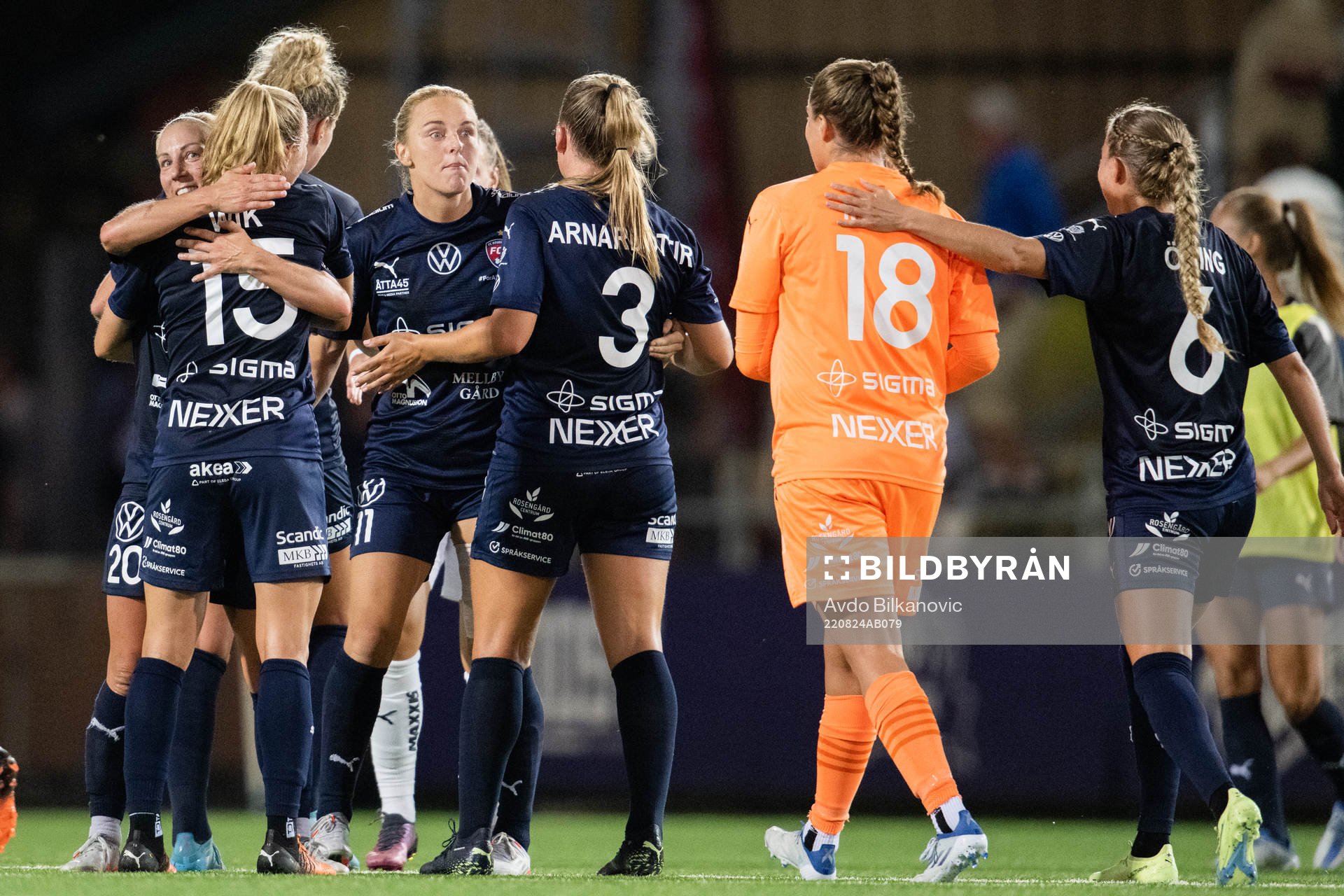 Rosengårds spelare jublar