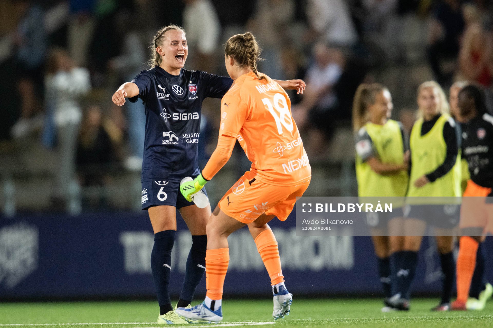 Rosengårds Ria Noora Minerva Öling och målvakt Teagan