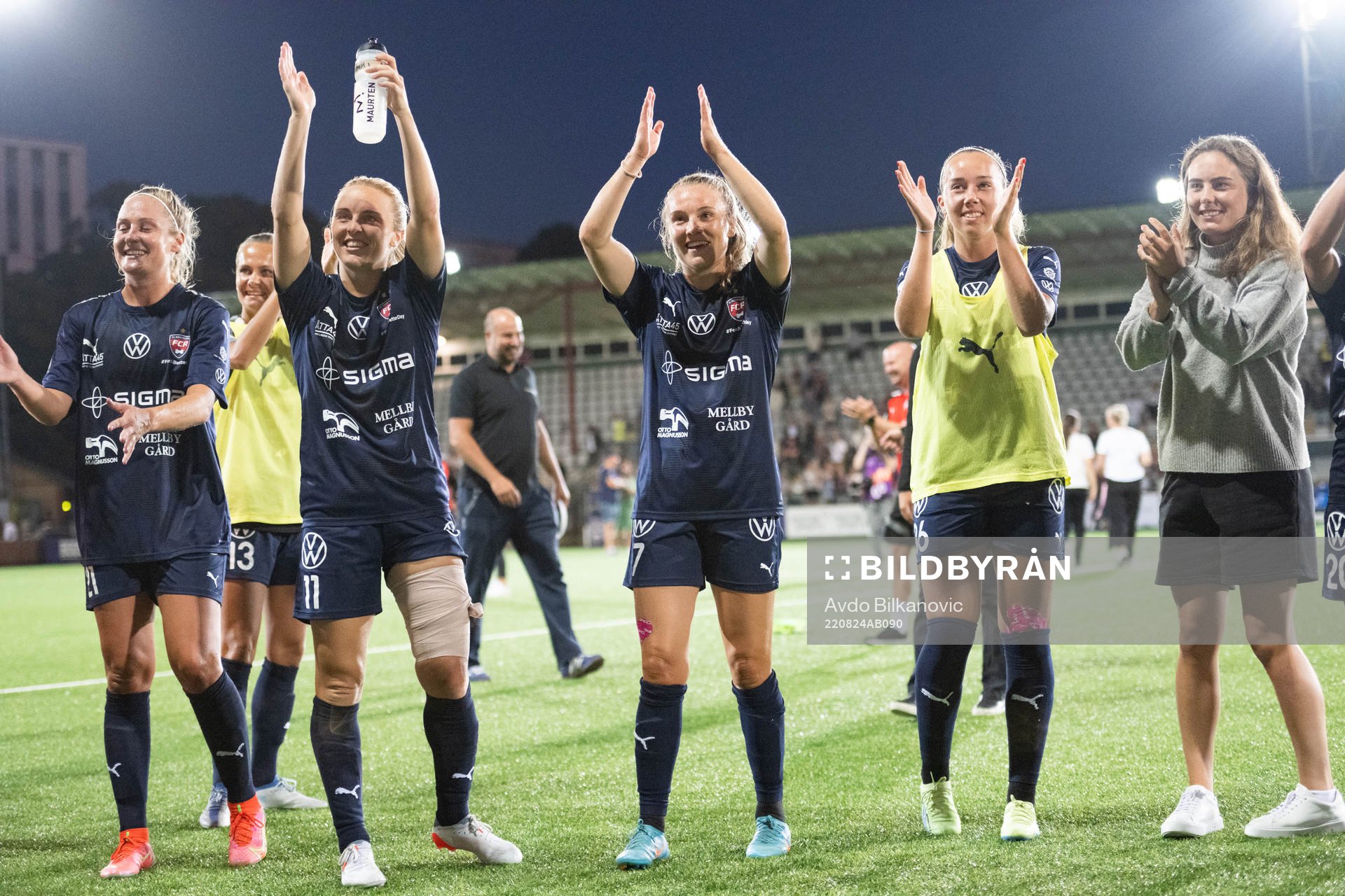 Rosengårds spelare jublar