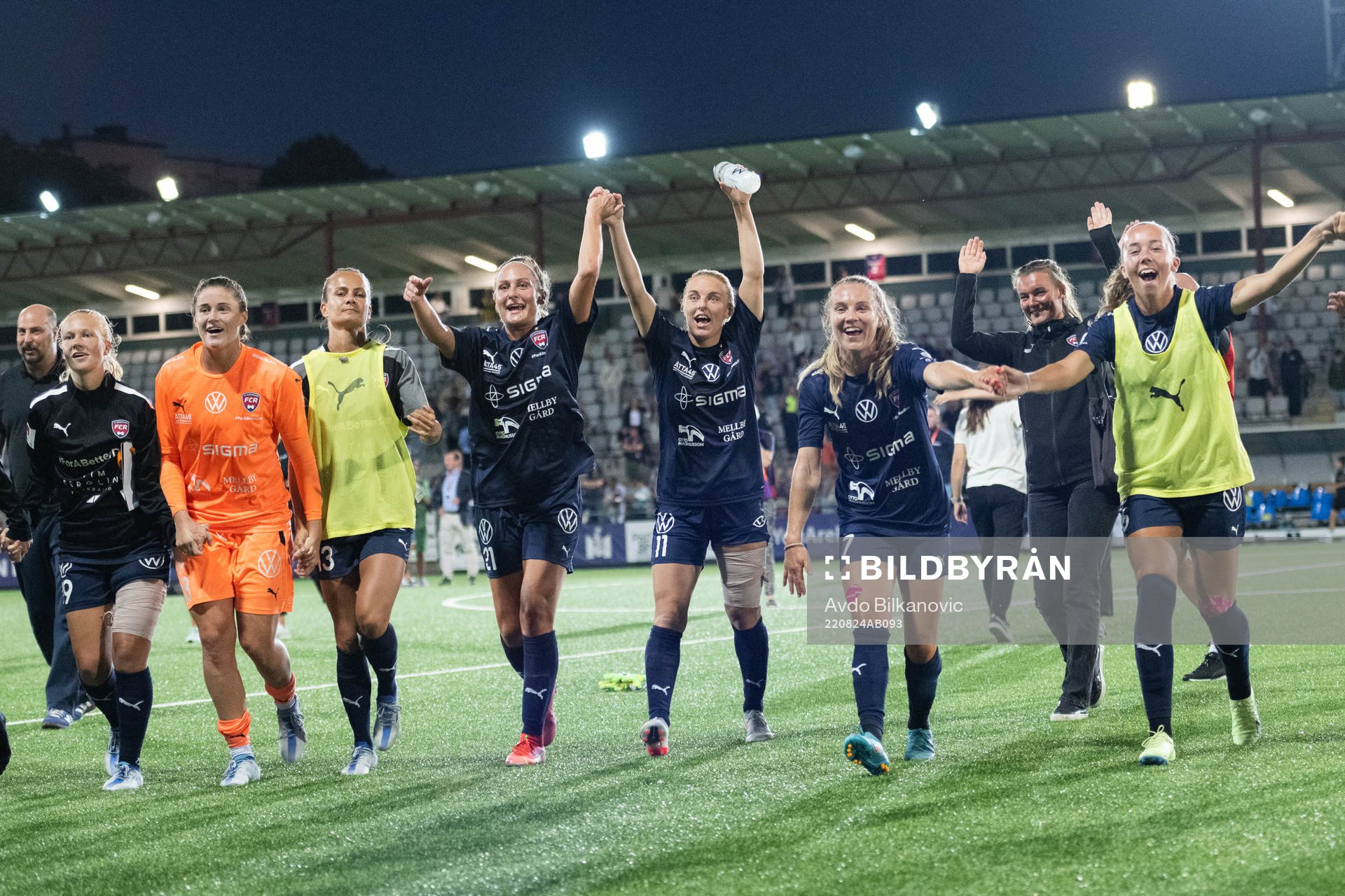 Rosengårds spelare jublar