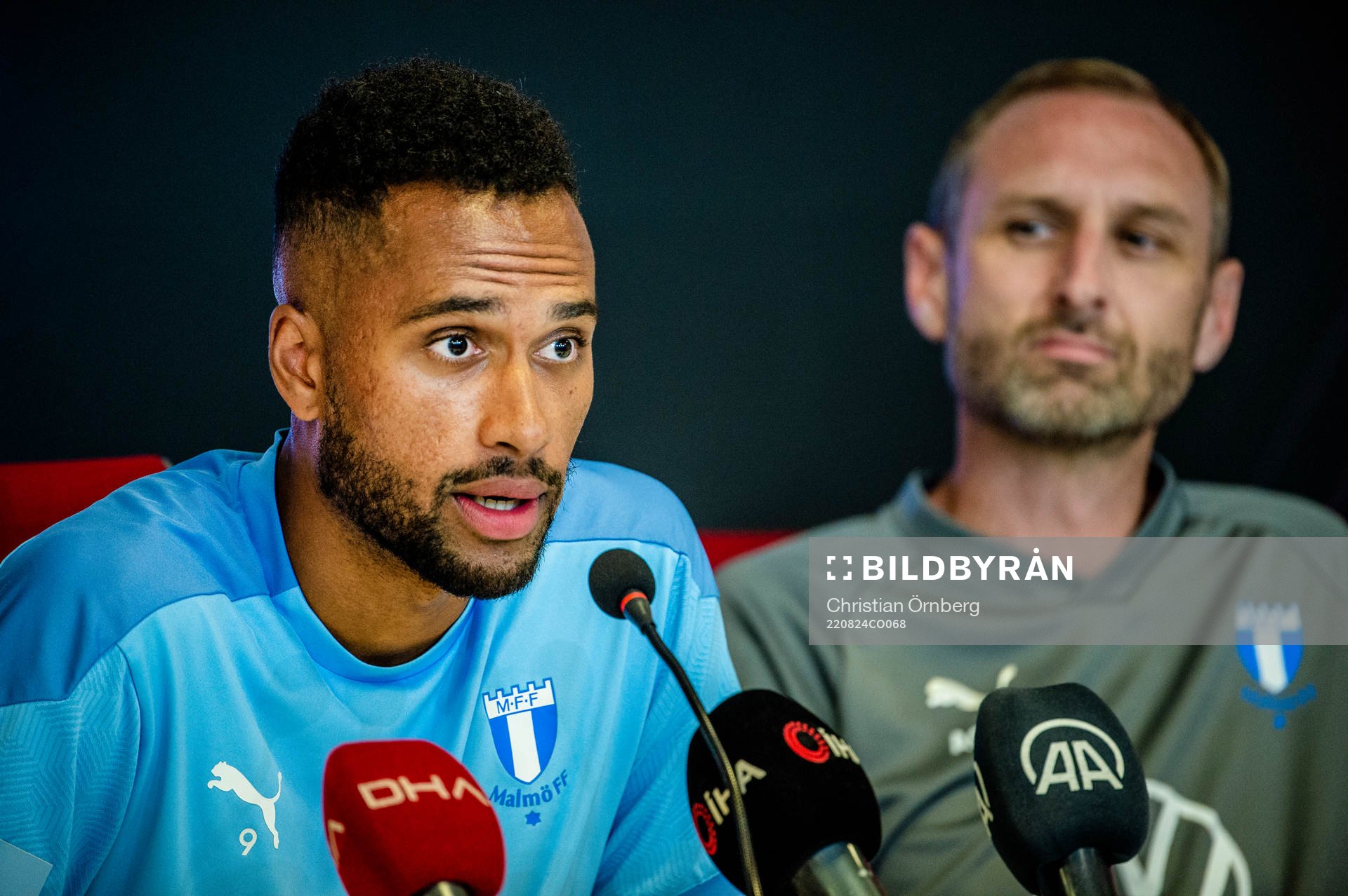 Isaac Kiese Thelin and head coach and sport director