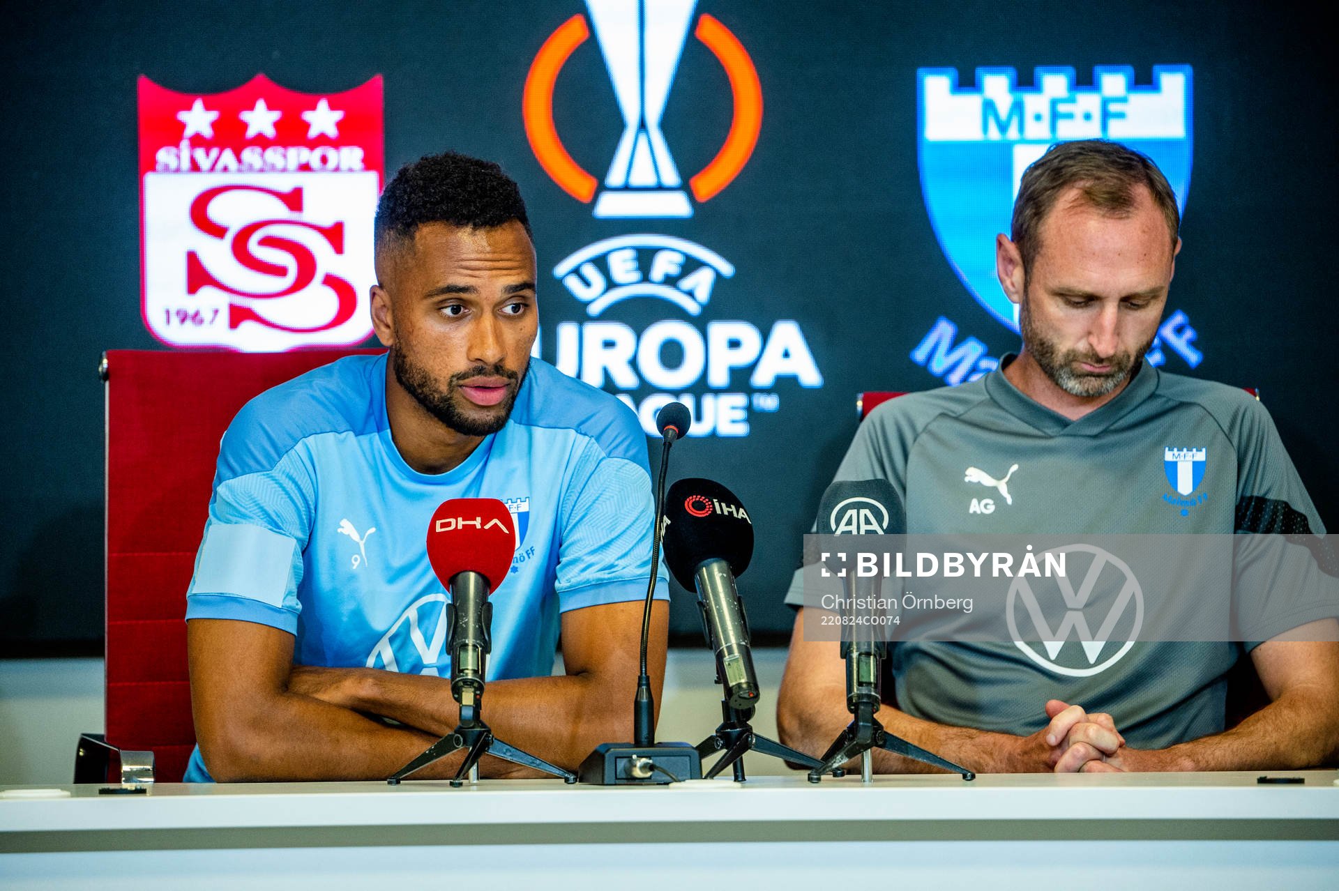 Isaac Kiese Thelin and head coach and sport director
