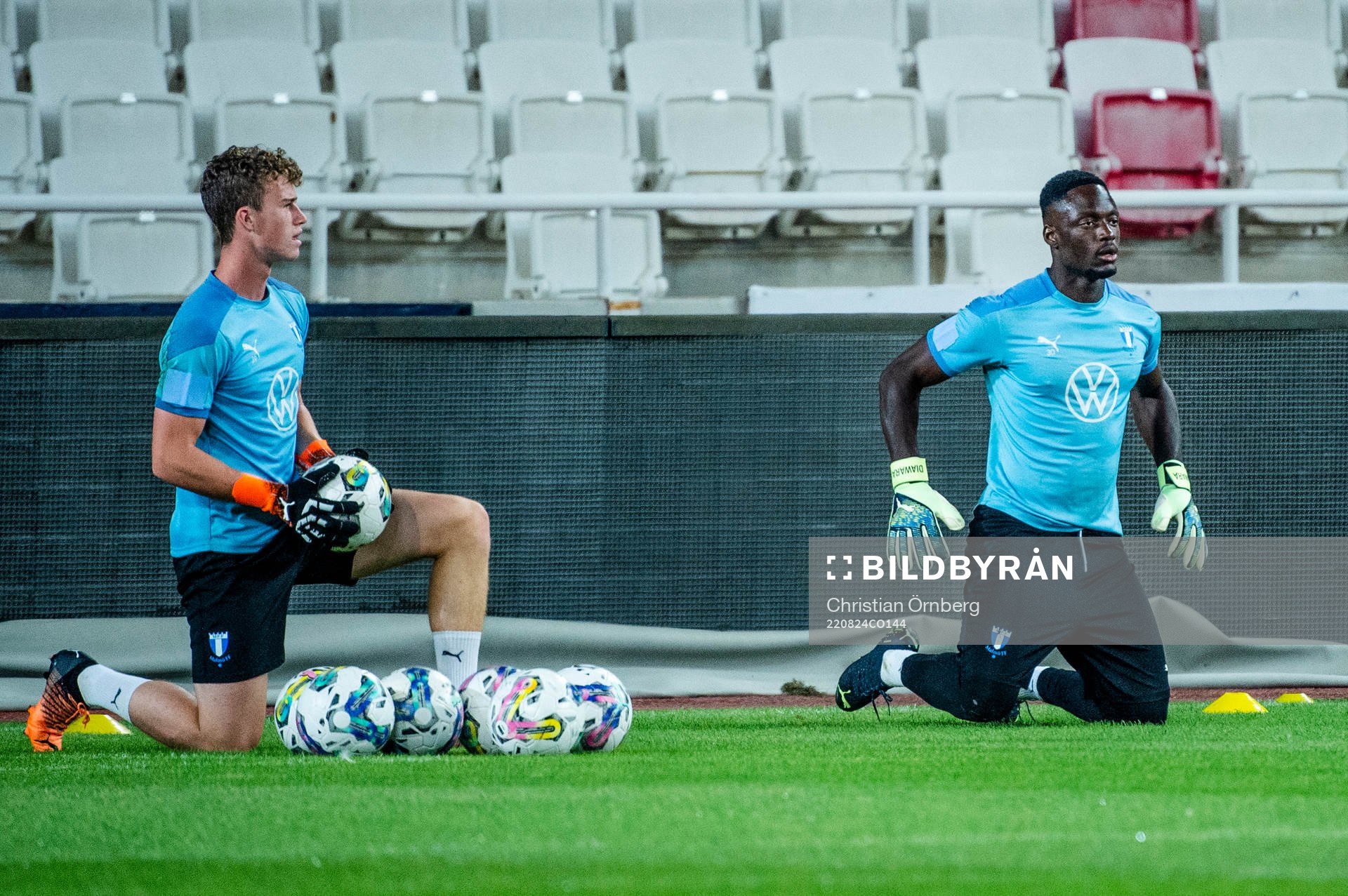 Goalkeeper Viktor Andersson and goalkeeper Ismael Diawara