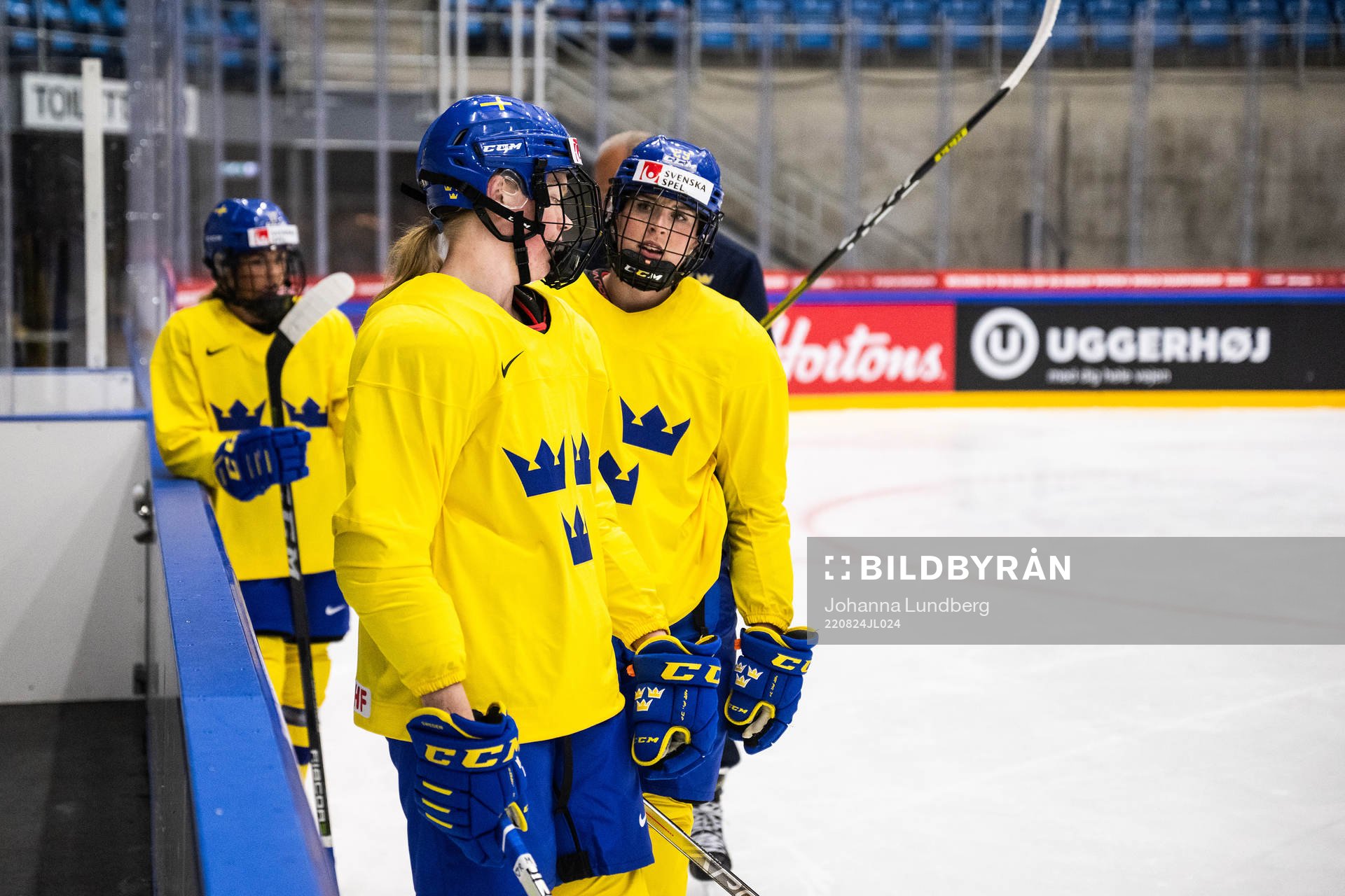 Sara Hjalmarsson and Olivia Carlsson of the Swedish women's