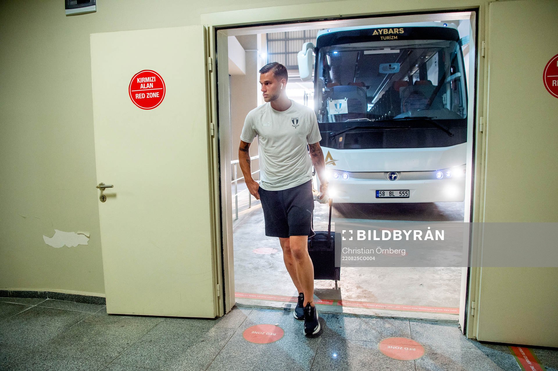 Felix Beijmo of Malmö FF arriving