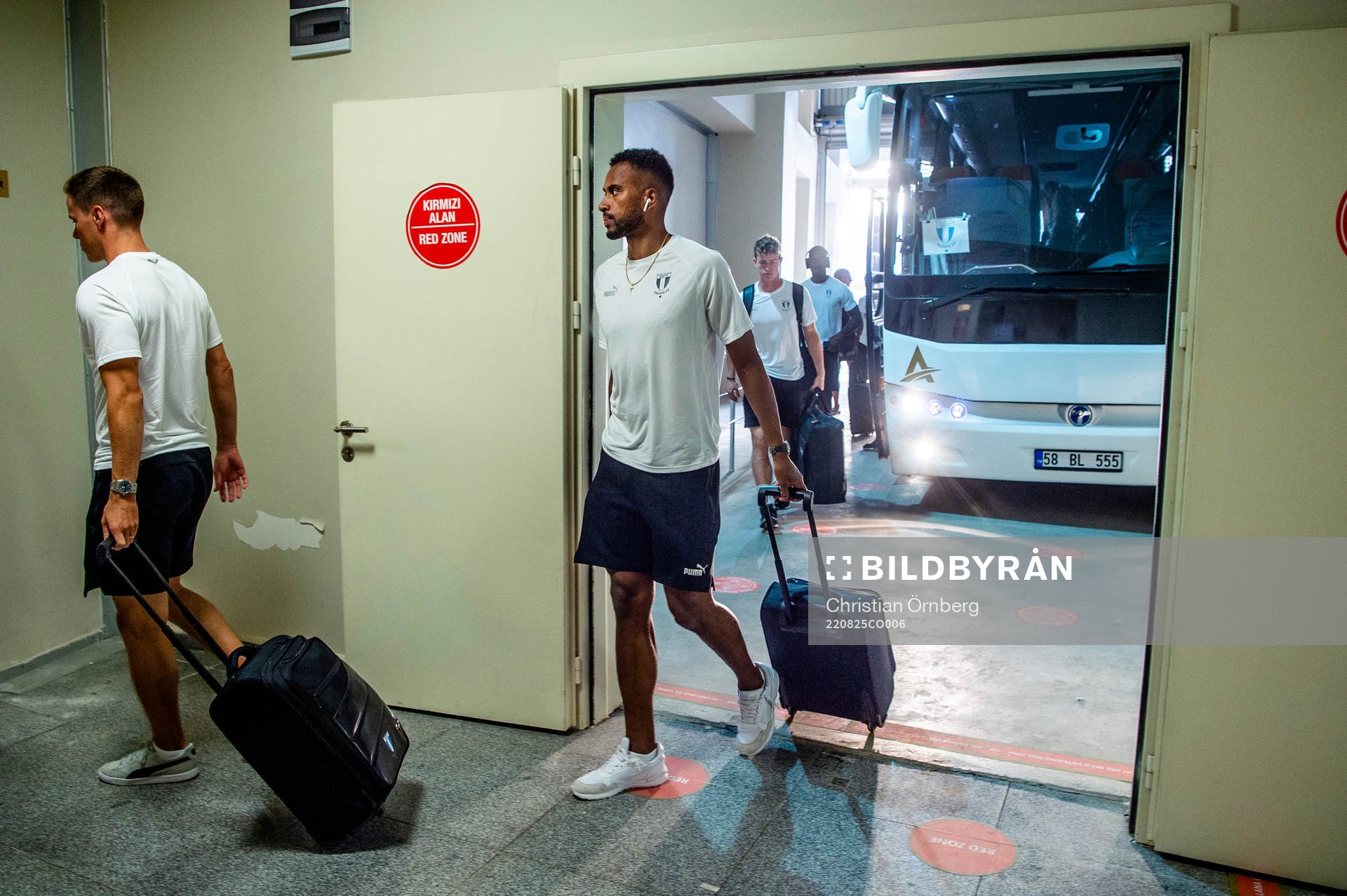 Isaac Kiese Thelin of Malmö FF arriving