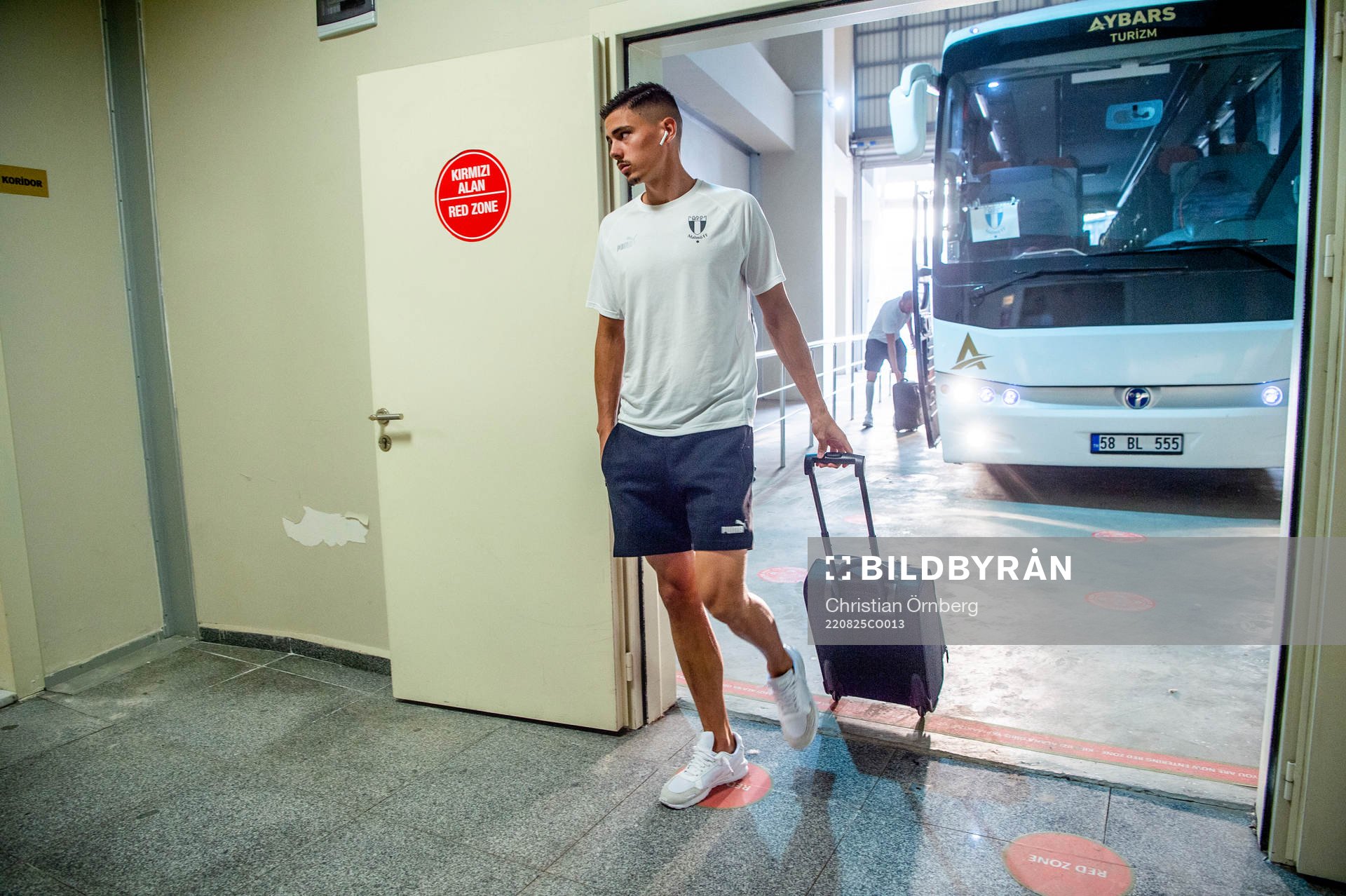 Dennis Hadzikadunic of Malmö FF arriving