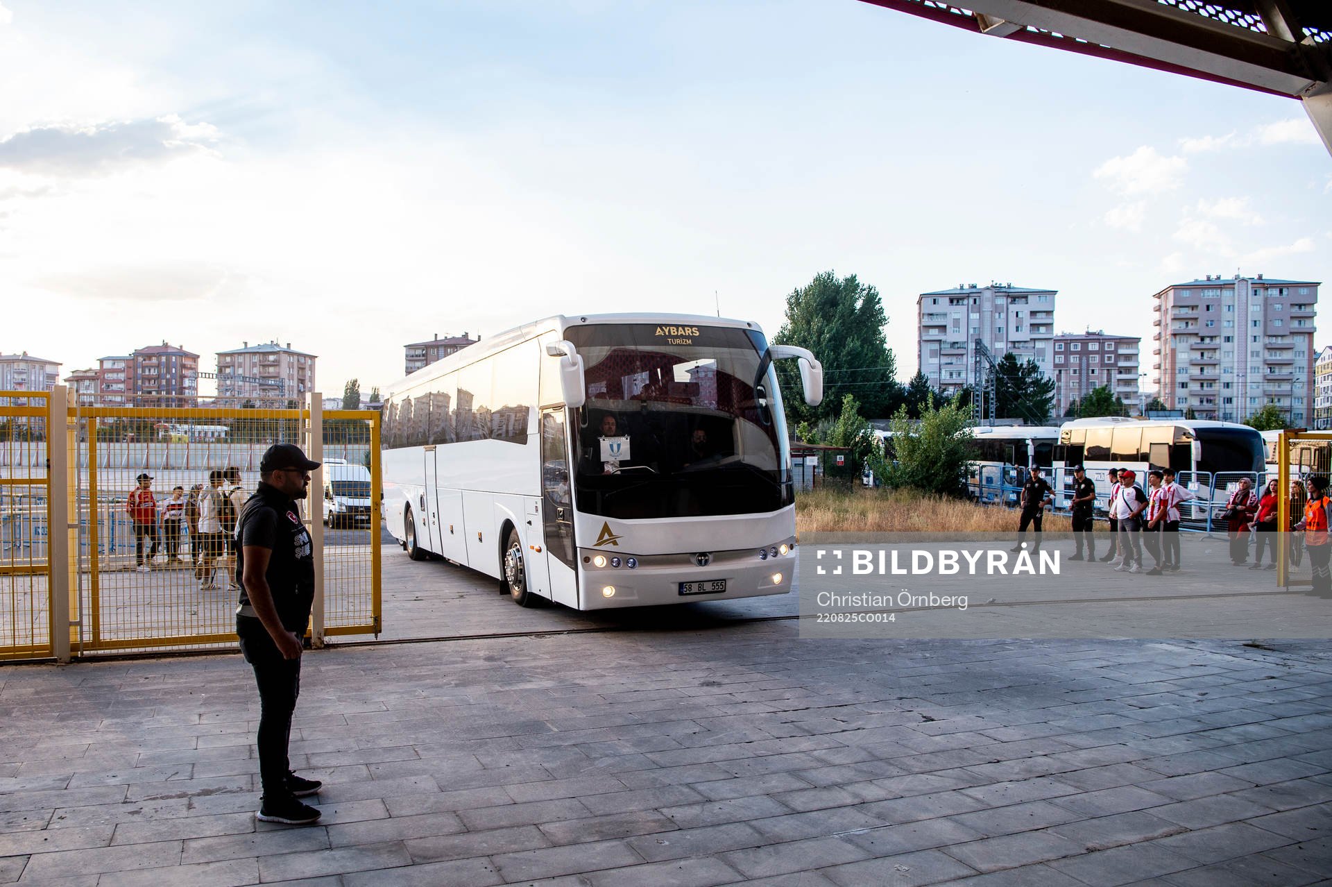 The team of Malmö FF arriving