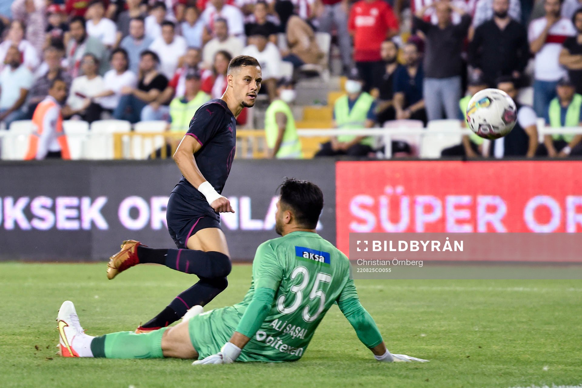 Veljko Birmancevic of Malmö FF scores 0-1 during the UEFA Europa League play-off match between Sivasspor and Malmö FF on August 25, 2022 in Sivas.