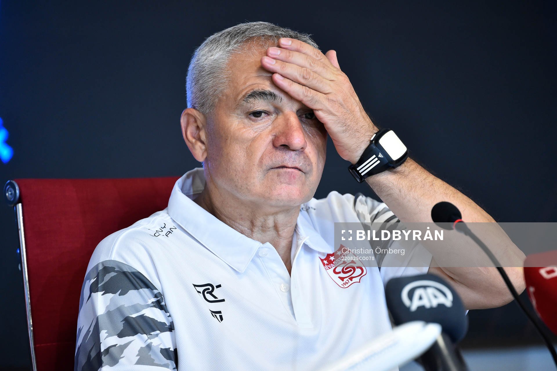 Head coach Rıza Çalımbay of Sivasspor