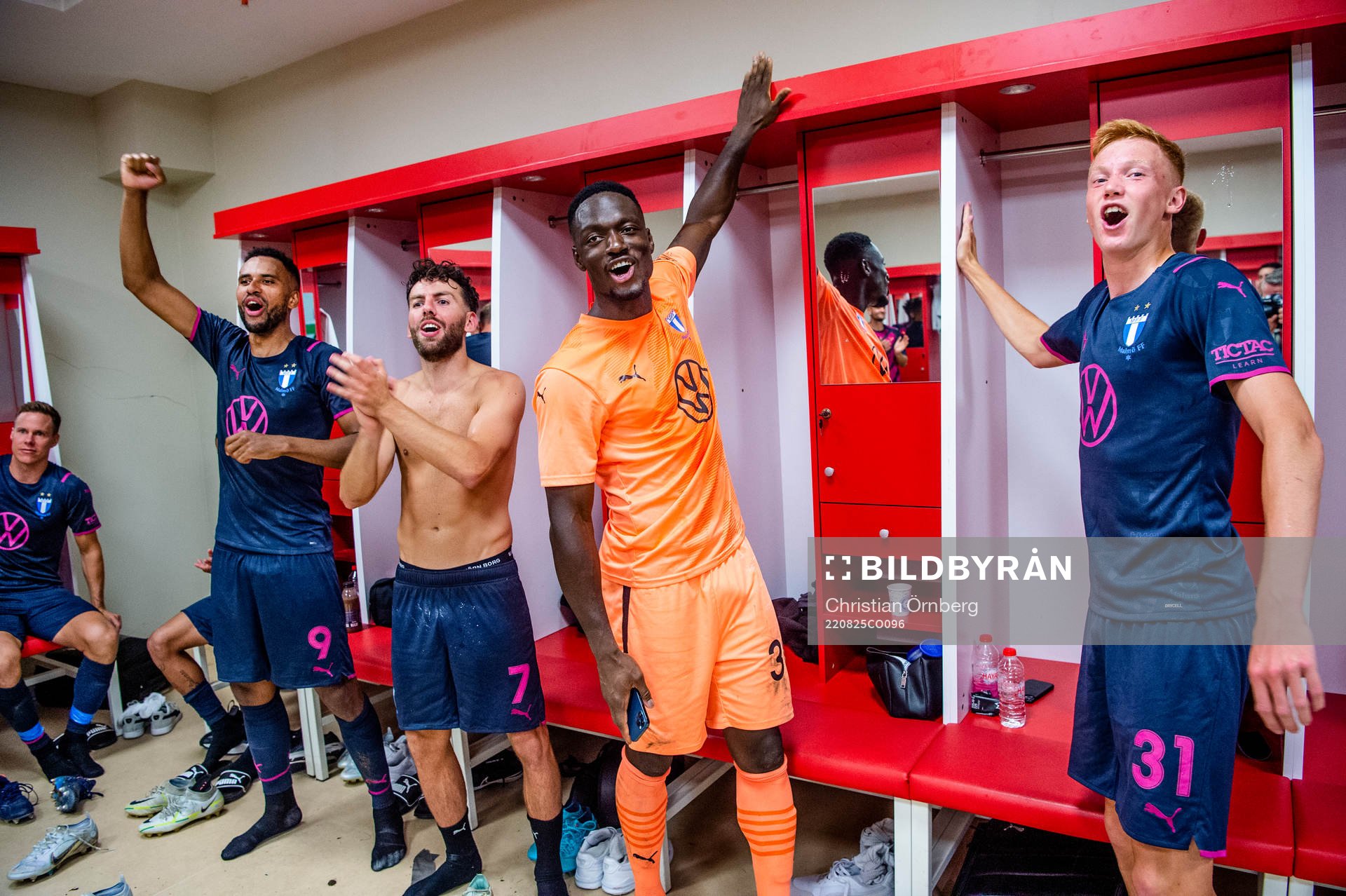Isaac Kiese Thelin, Erdal Rakip, goalkeeper Ismael Diawara