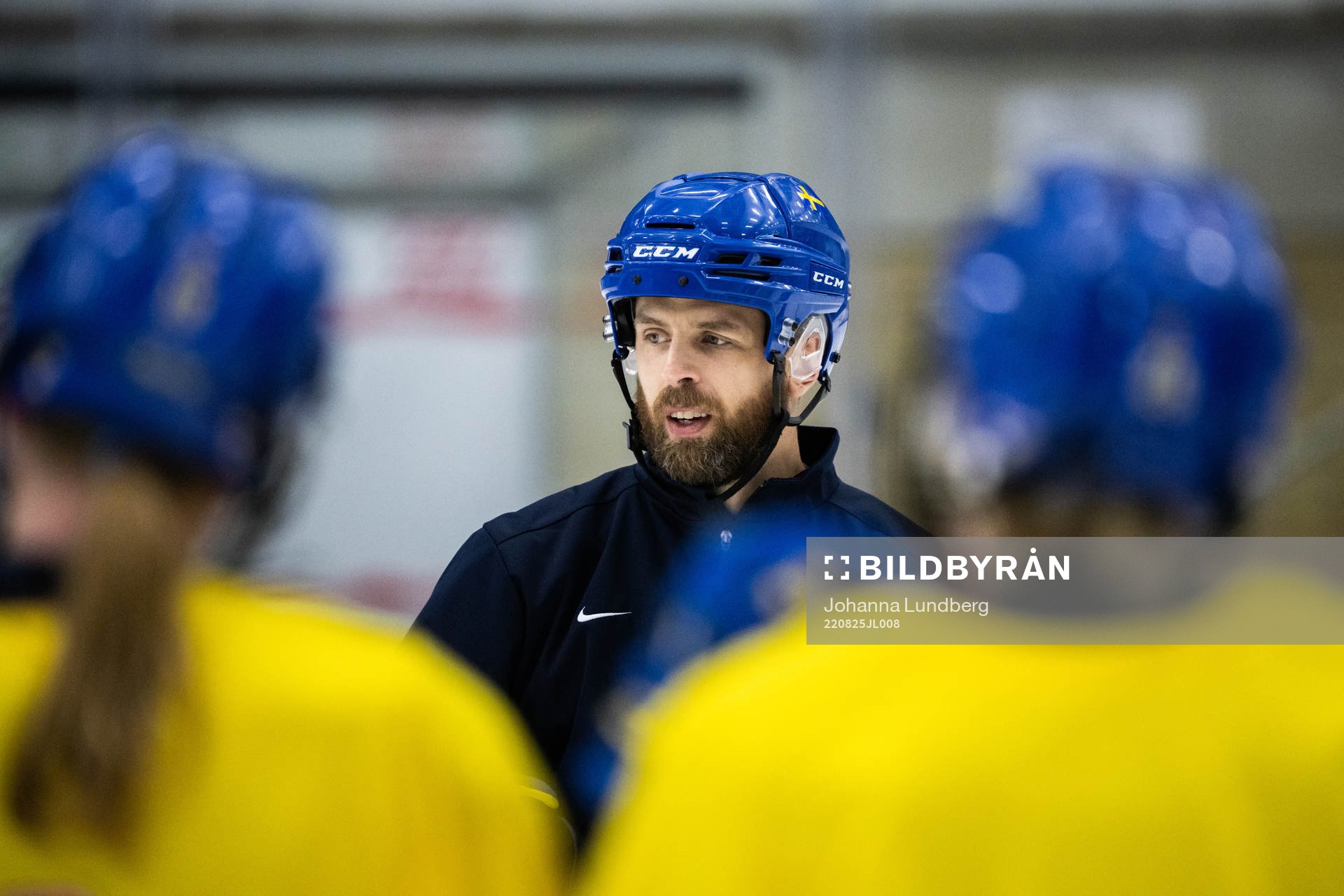 Ulf Lundberg, head coach of Sweden at a practice session