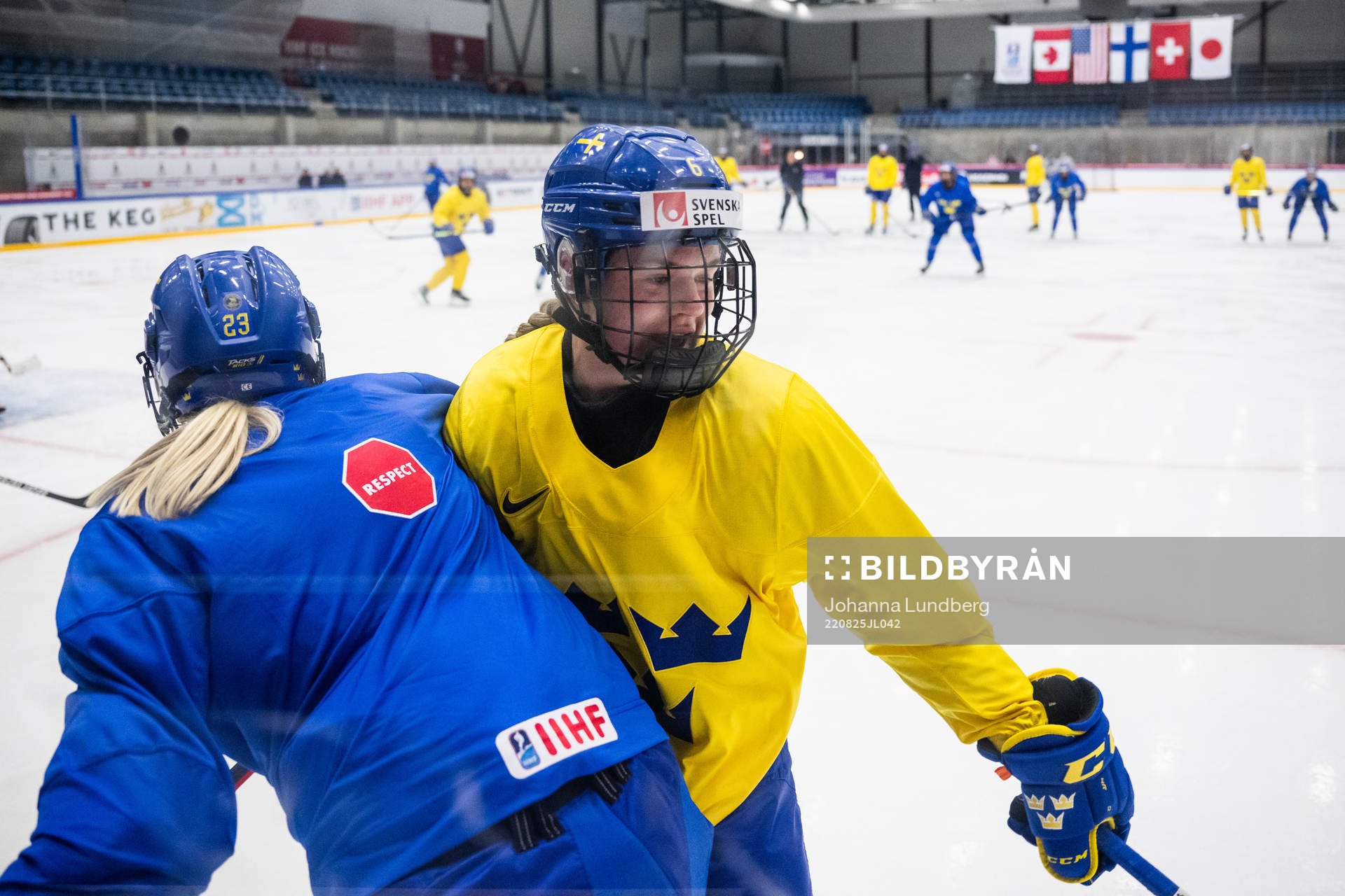 Thea Johansson and Mira Jungåker of Sweden at a practice