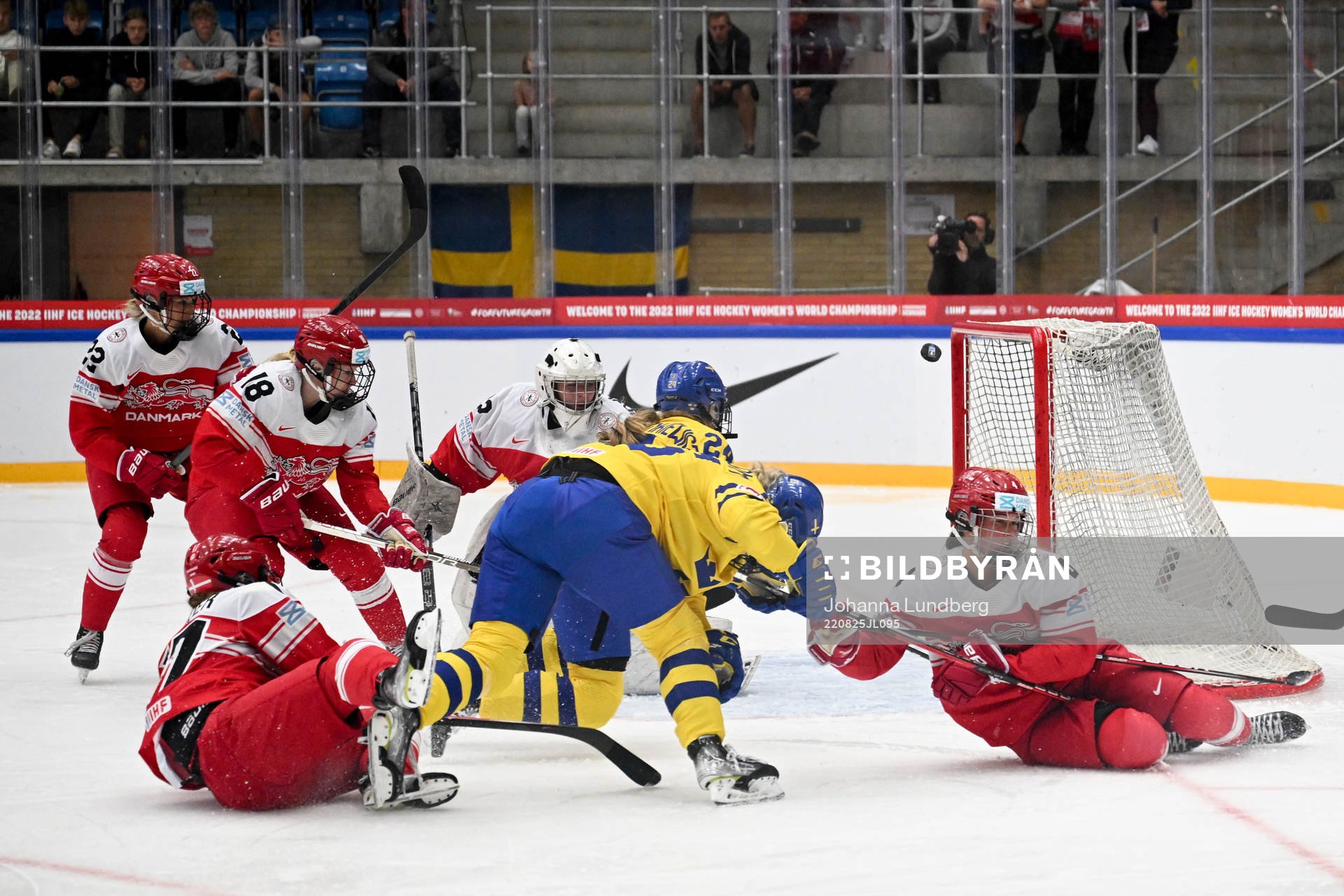 Lina Ljungblom and Felizia Wikner-Zienkiewicz of Sweden