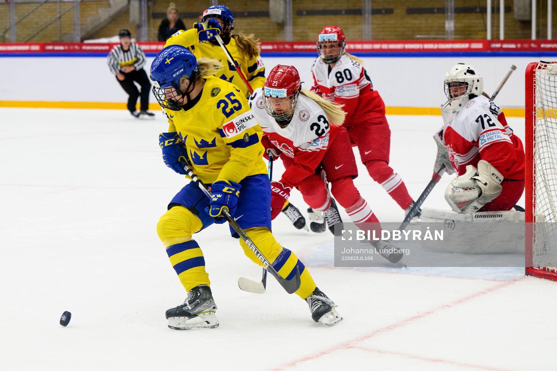 Lina Ljungblom of Sweden and Julie Oksbjerg of Denmark