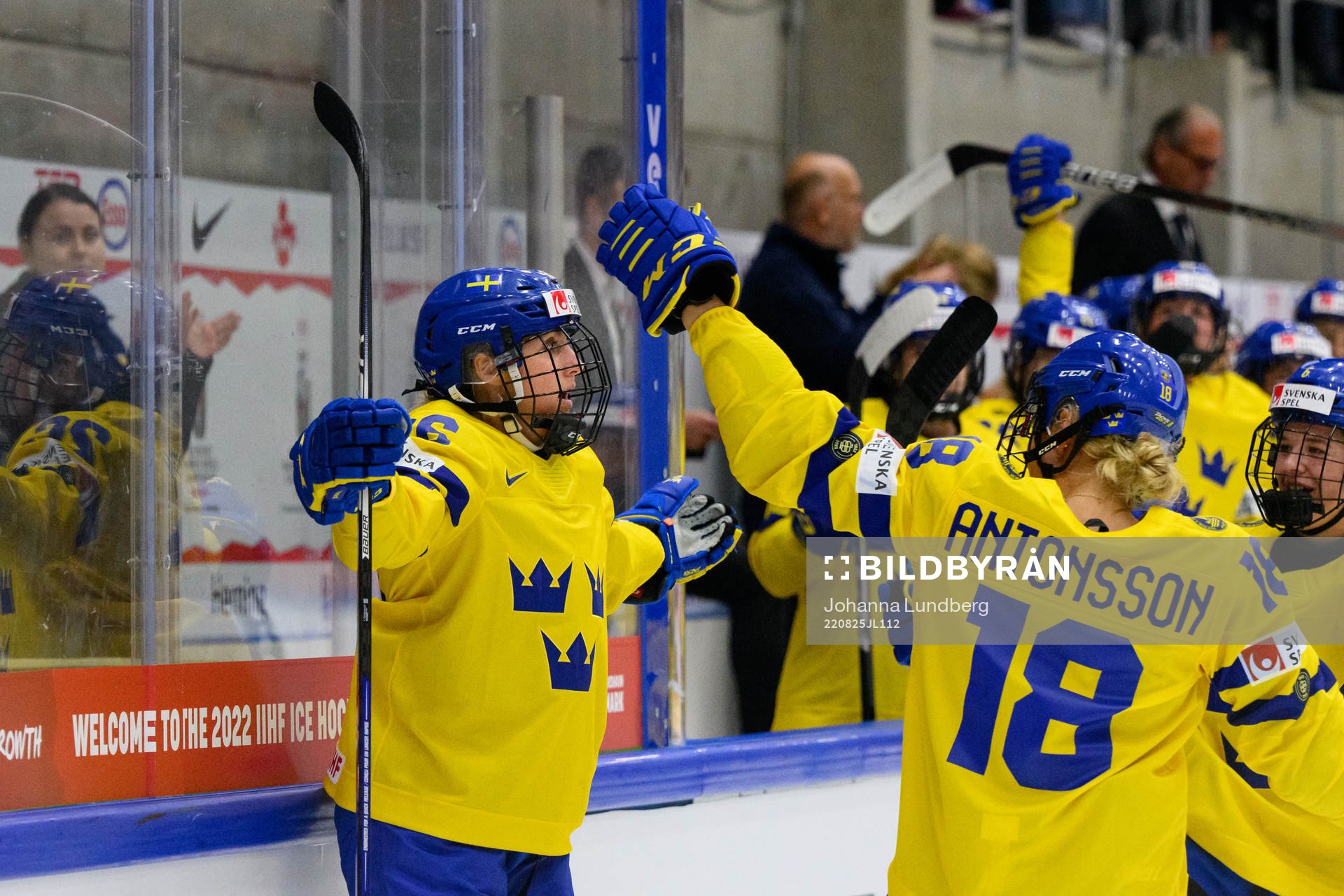 Hanna Olsson of Sweden celebrate
