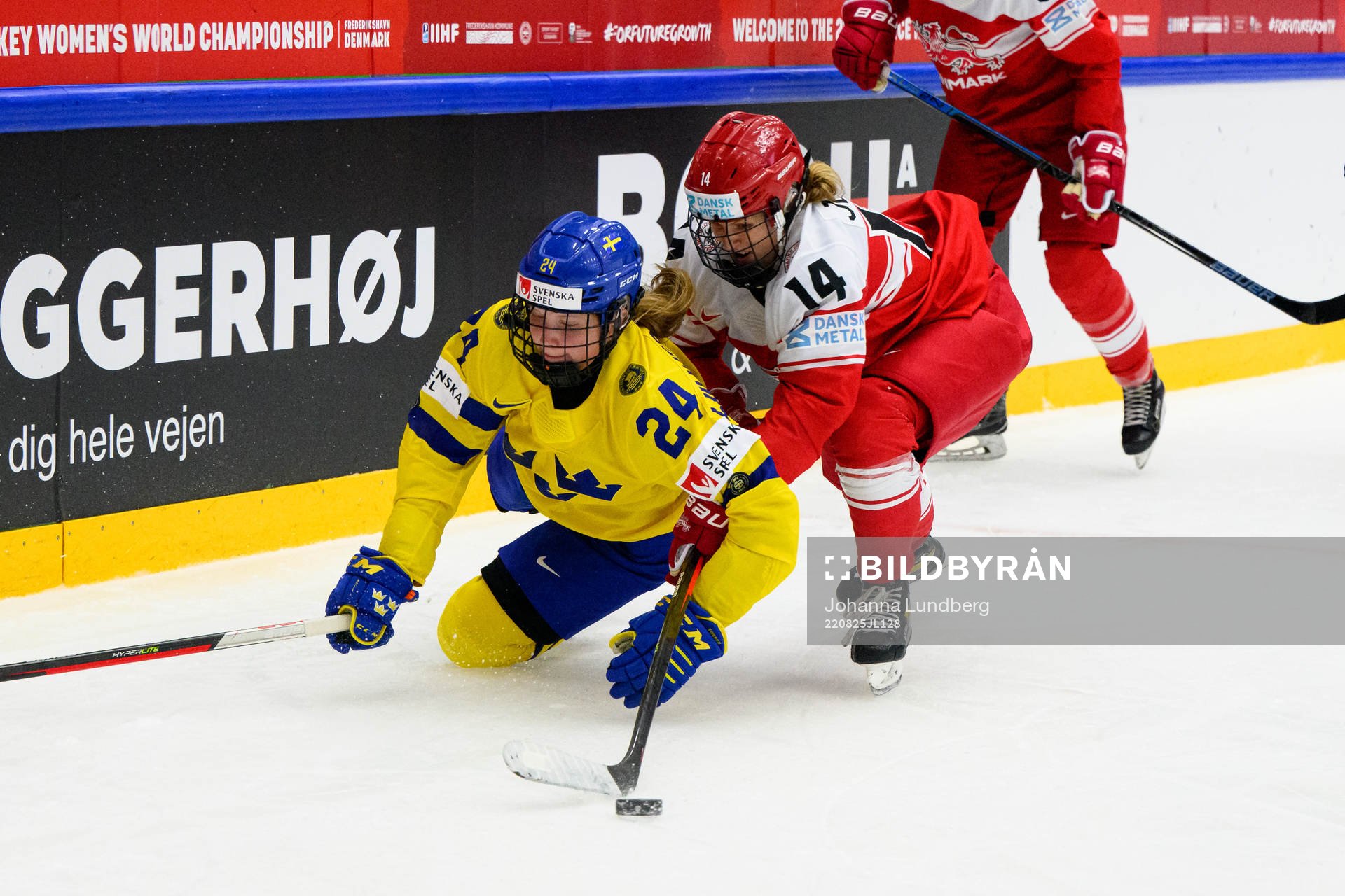 Felizia Wikner-Zienkiewicz of Sweden and Nicoline Jensen of