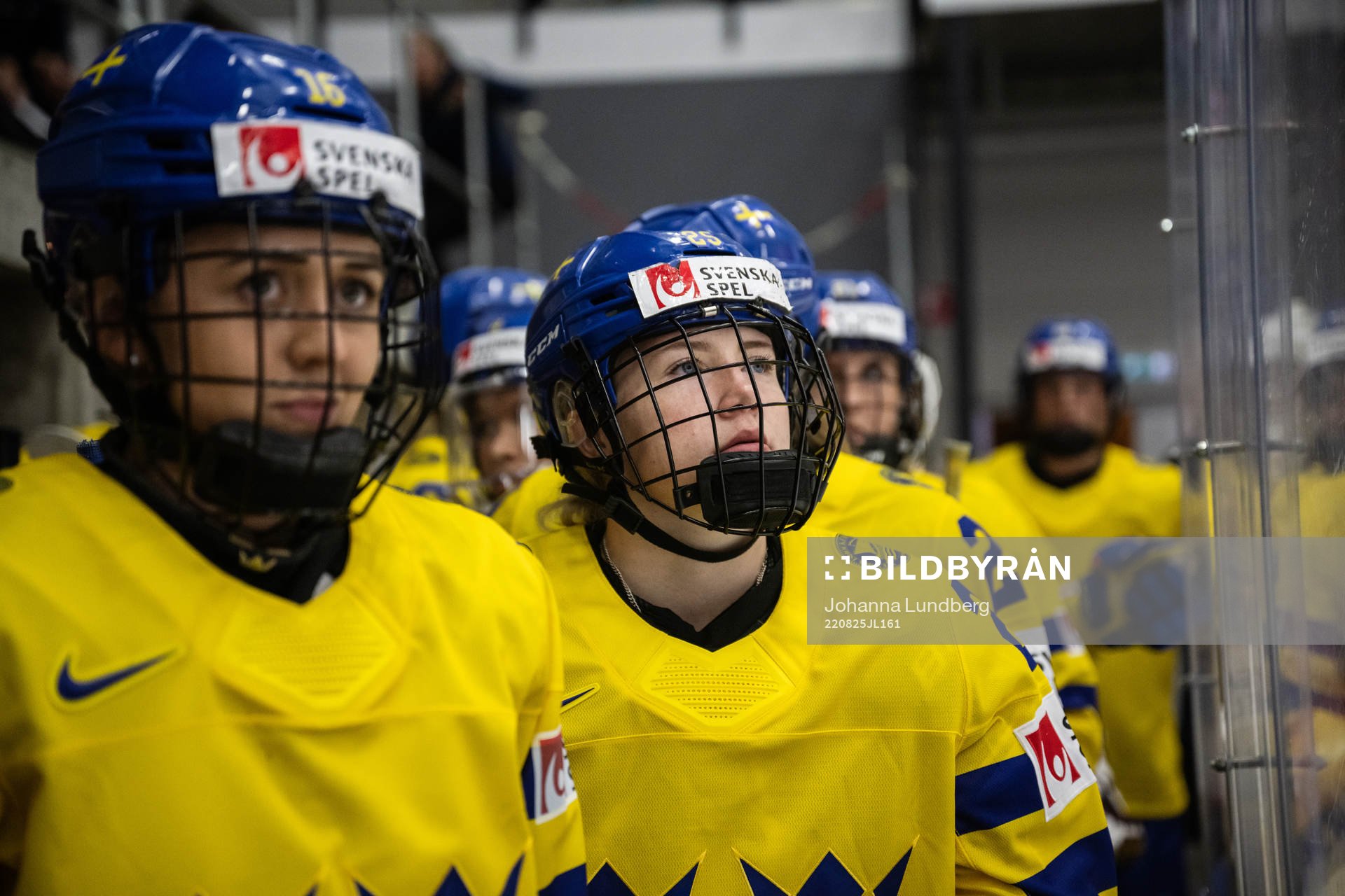 Linnea Johansson and Lina Ljungblom of Sweden