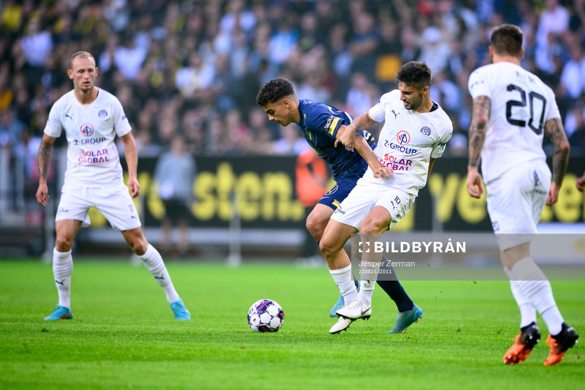 Yasin Ayari of AIK and Michal Trávník of Slovacko