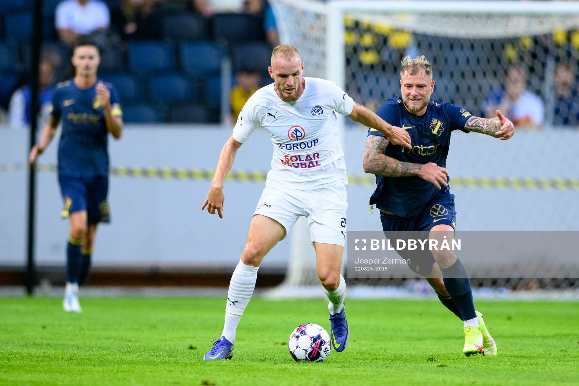 Vlastimil Danícek of Slovacko och John Guidetti of AIK