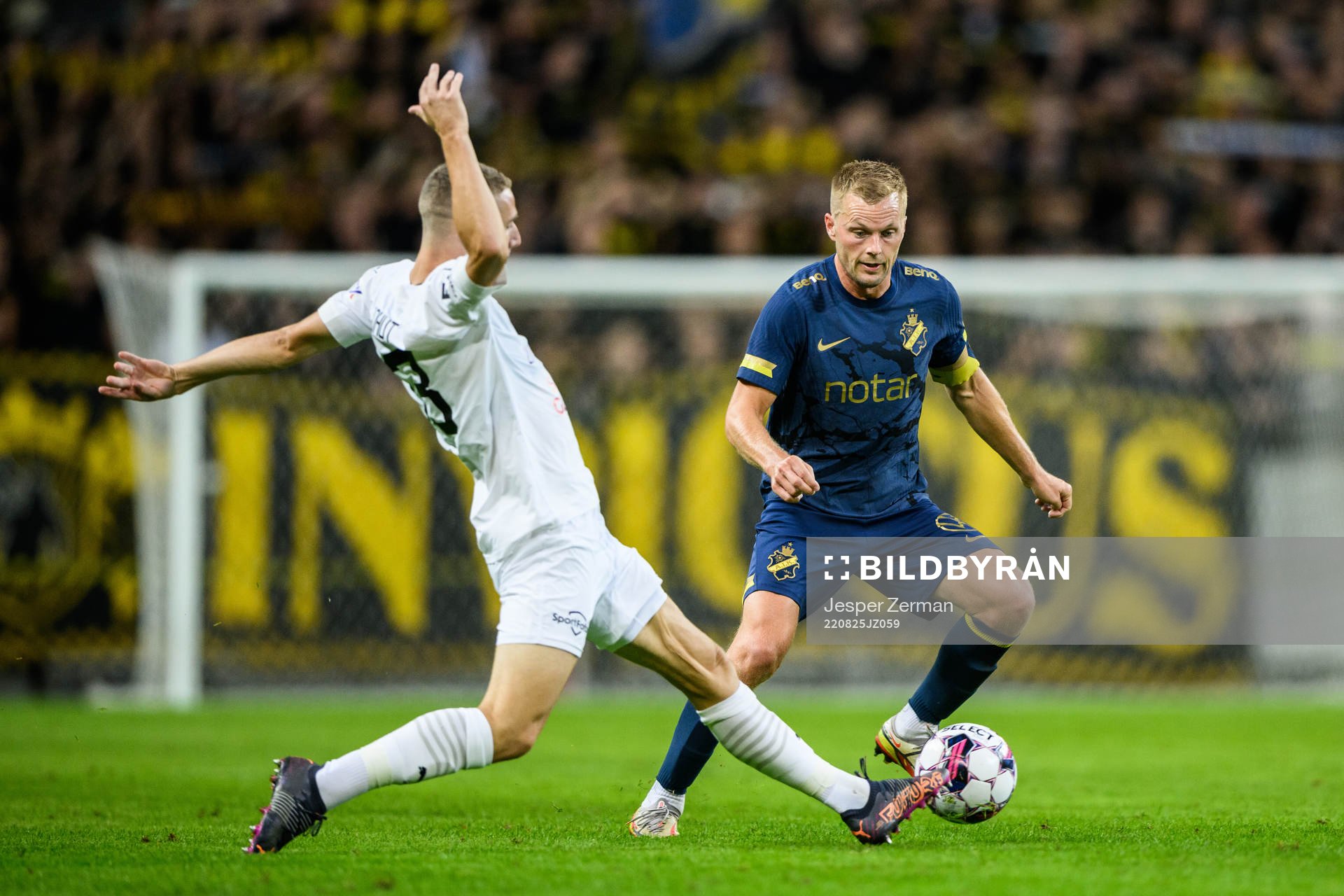 Michal Kohút of Slovacko and Sebastian Larsson of AIK