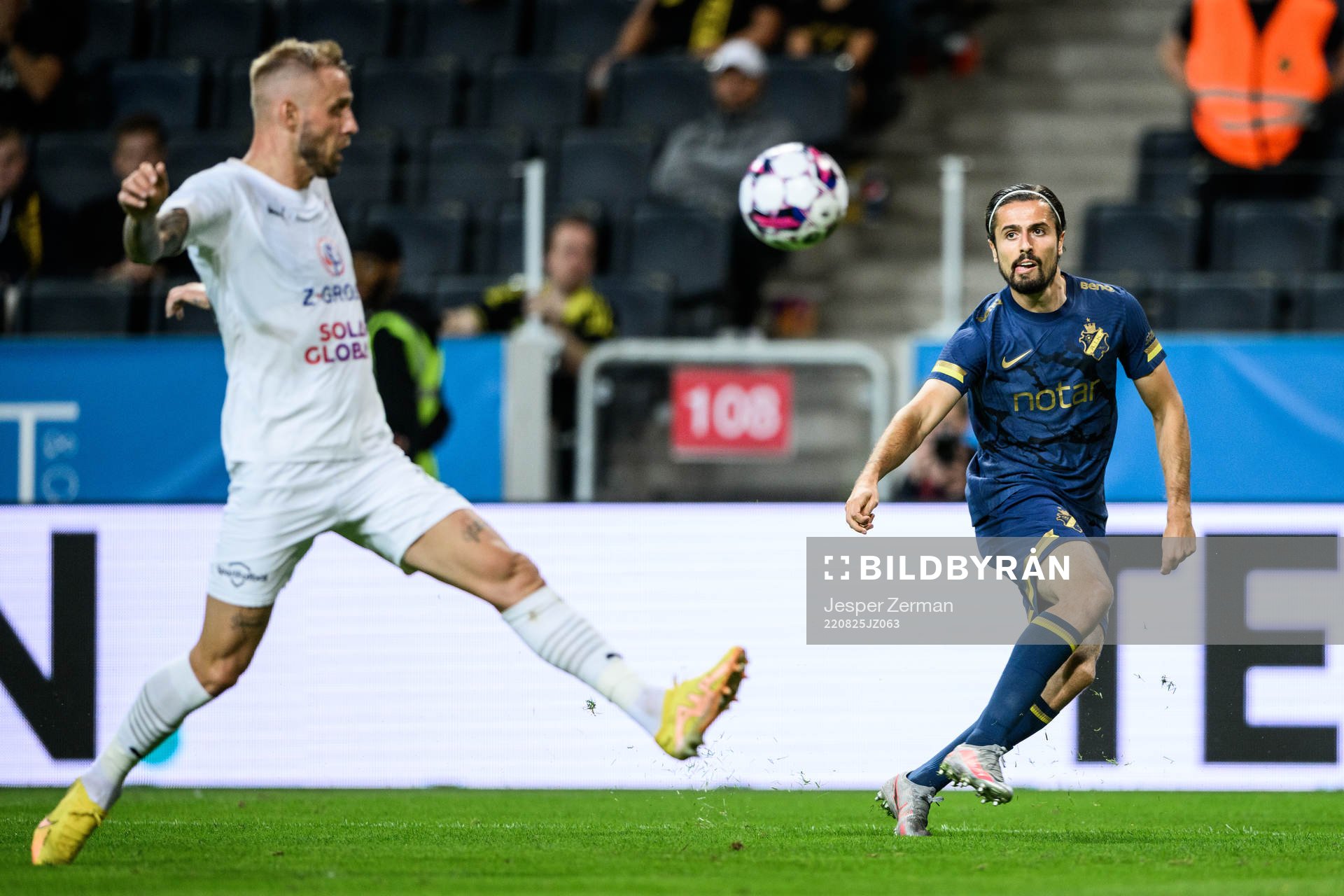 Zachary Elbouzedi  of AIK