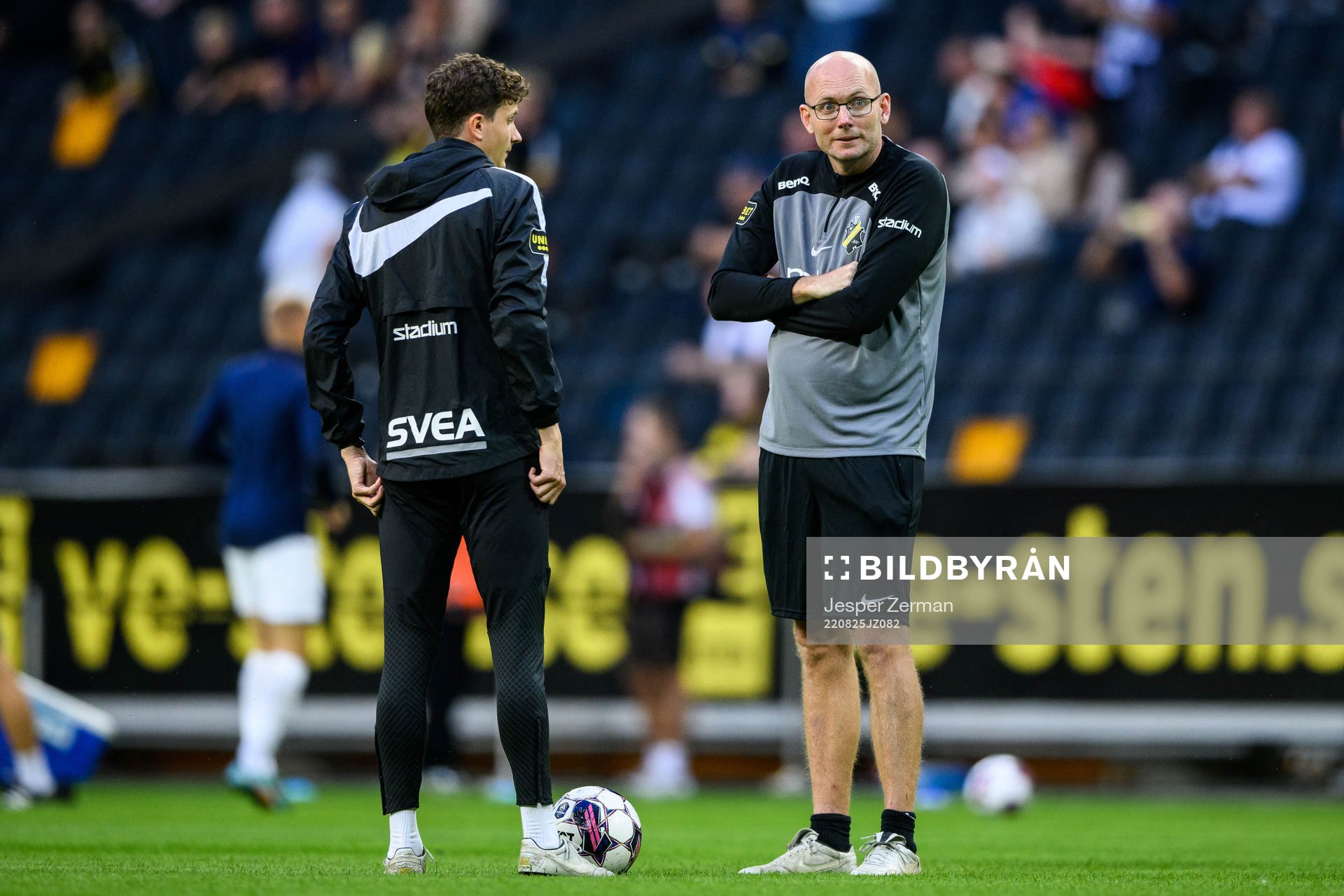 Martin Falk, assistant coach, and Andreas Janmyr, assistant