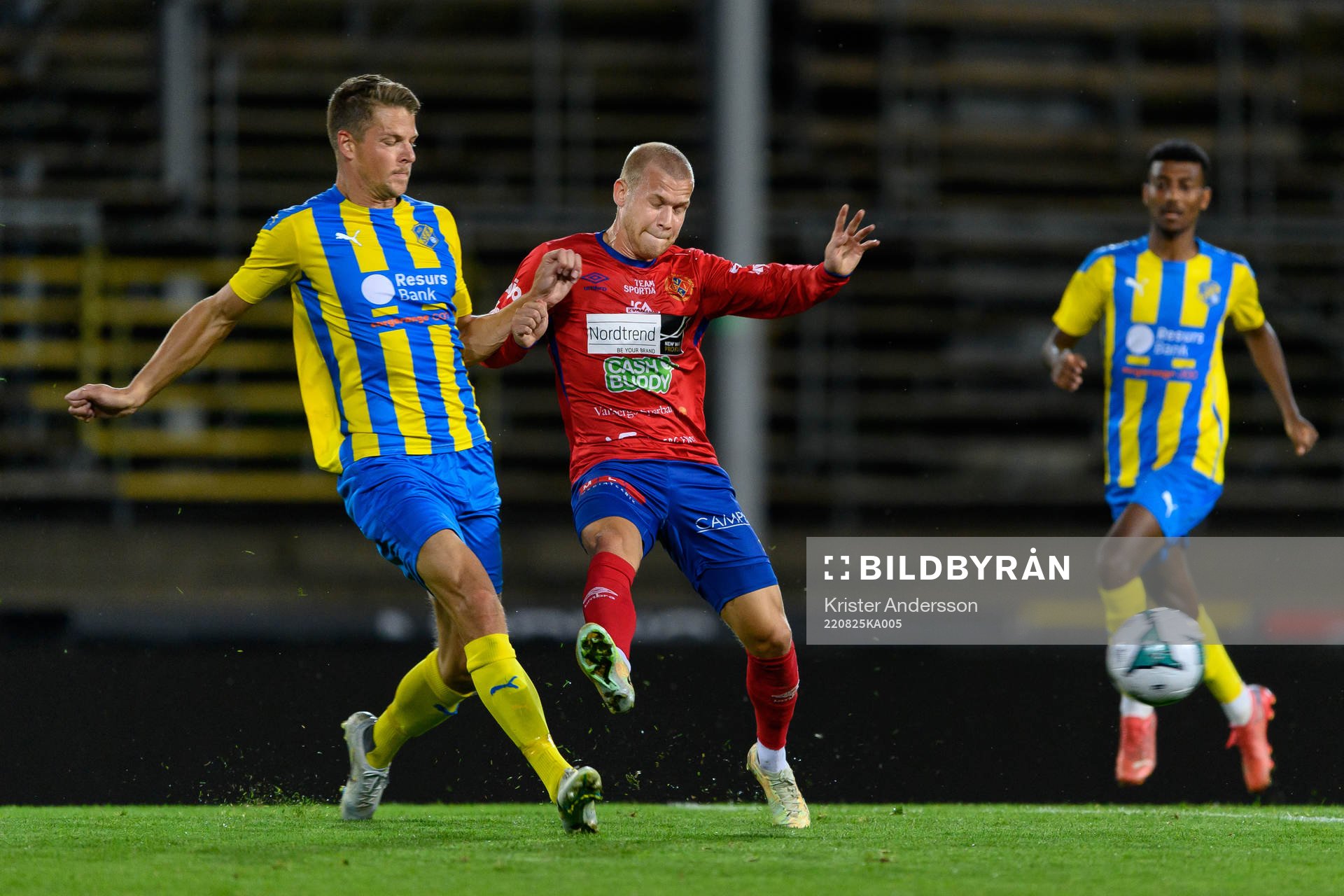 Eskilsminnes Fredrik Liverstam och Varbergs GIFs Lucas