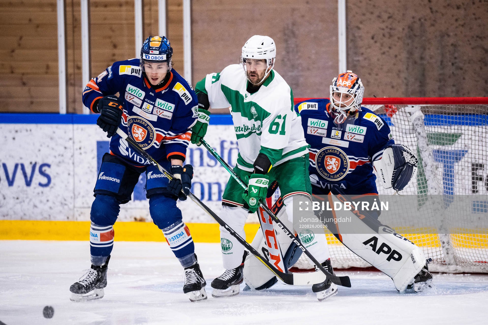 Rögles Ludvig Larsson mot Växjös Keegan Lowe  och