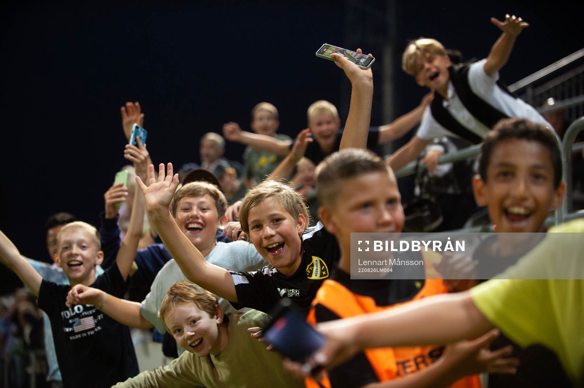 IFK Hässleholms supporters  i matchen i div. 2 mellan IFK Hässleholm och Hässleholms IF i Hässleholm 26 augusti 2022.
