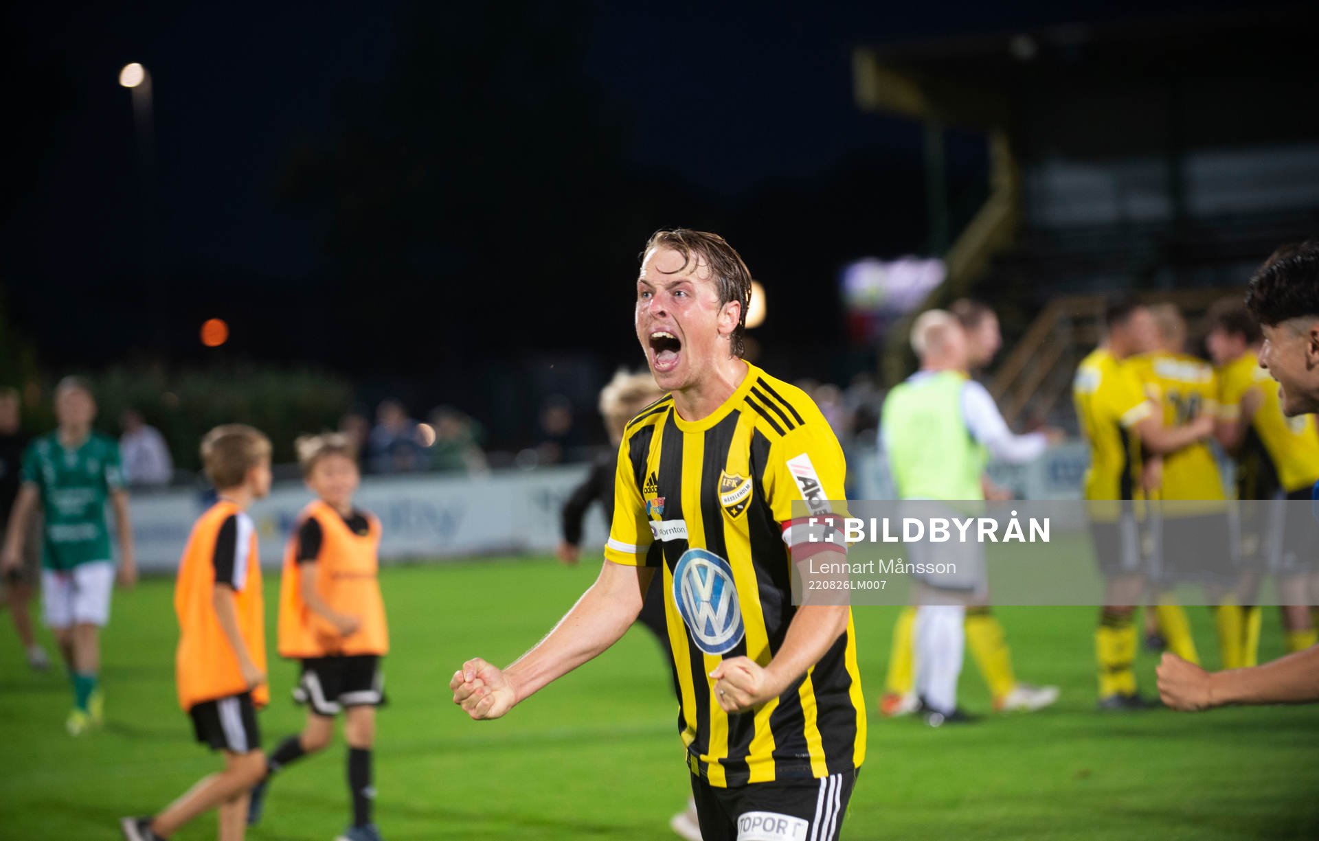 IFK Hässleholms Robin Strömberg jublar  i matchen i div.