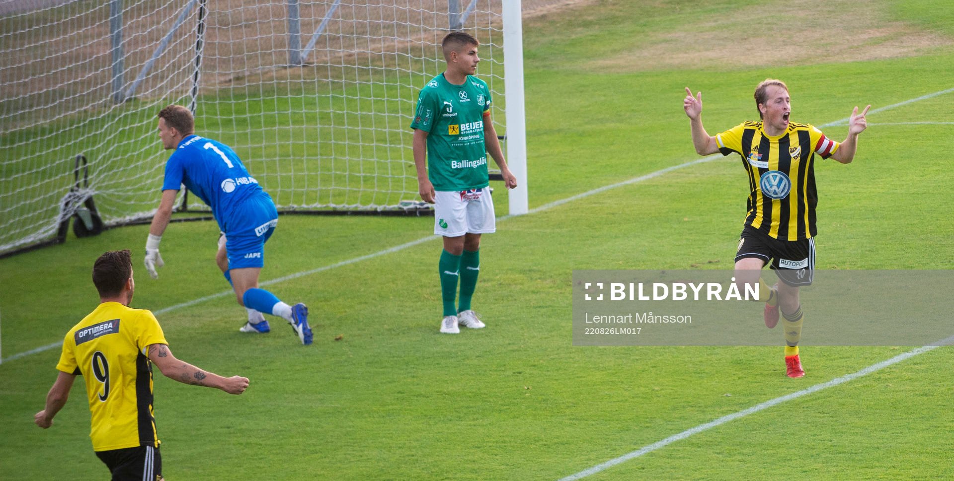 IFK Hässleholms Robin Strömberg jublar