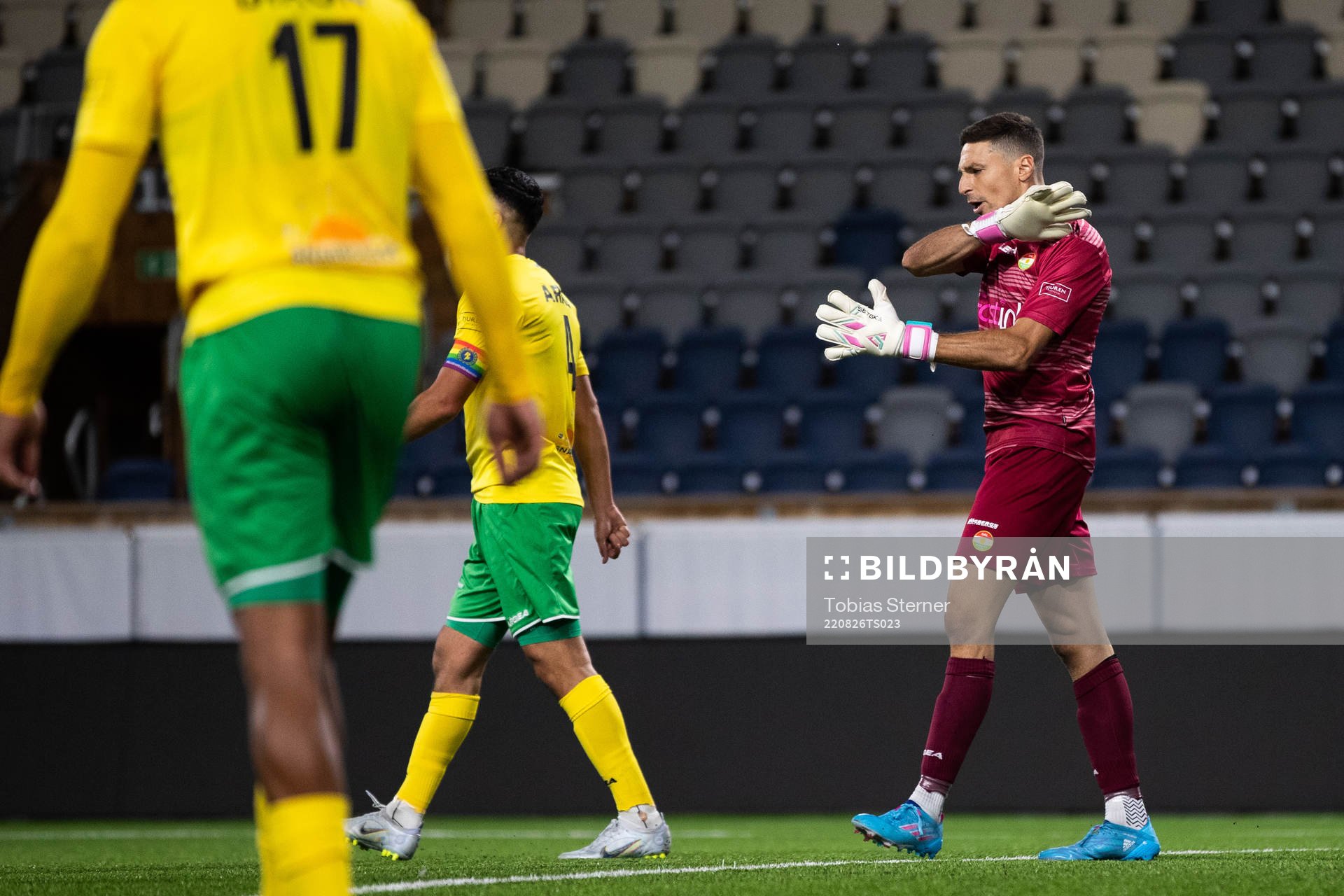 Dalkurds målvakt Jonathan Viscosi deppar