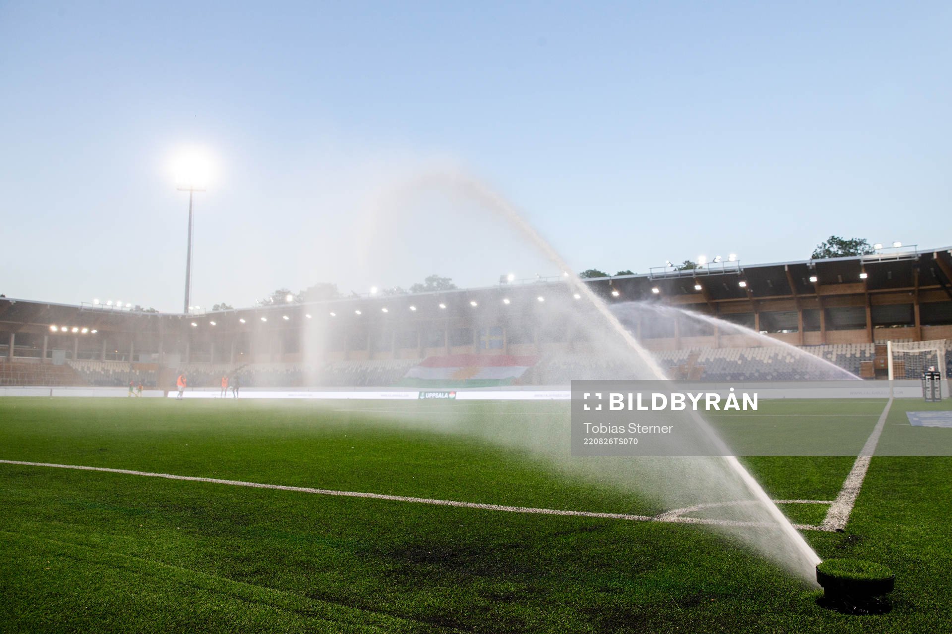 En vattenspridare under fotbollsmatchen i Superettan mellan Dalkurd och Brage den 26 augusti 2022 i Uppsala. 
